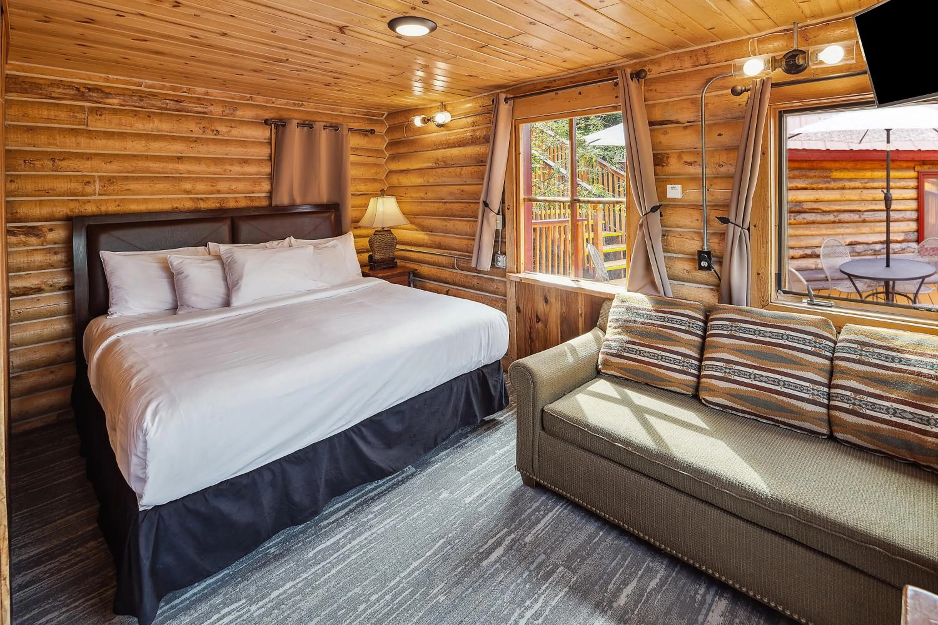 Bedroom, Bed in Denali Crow's Nest Cabins