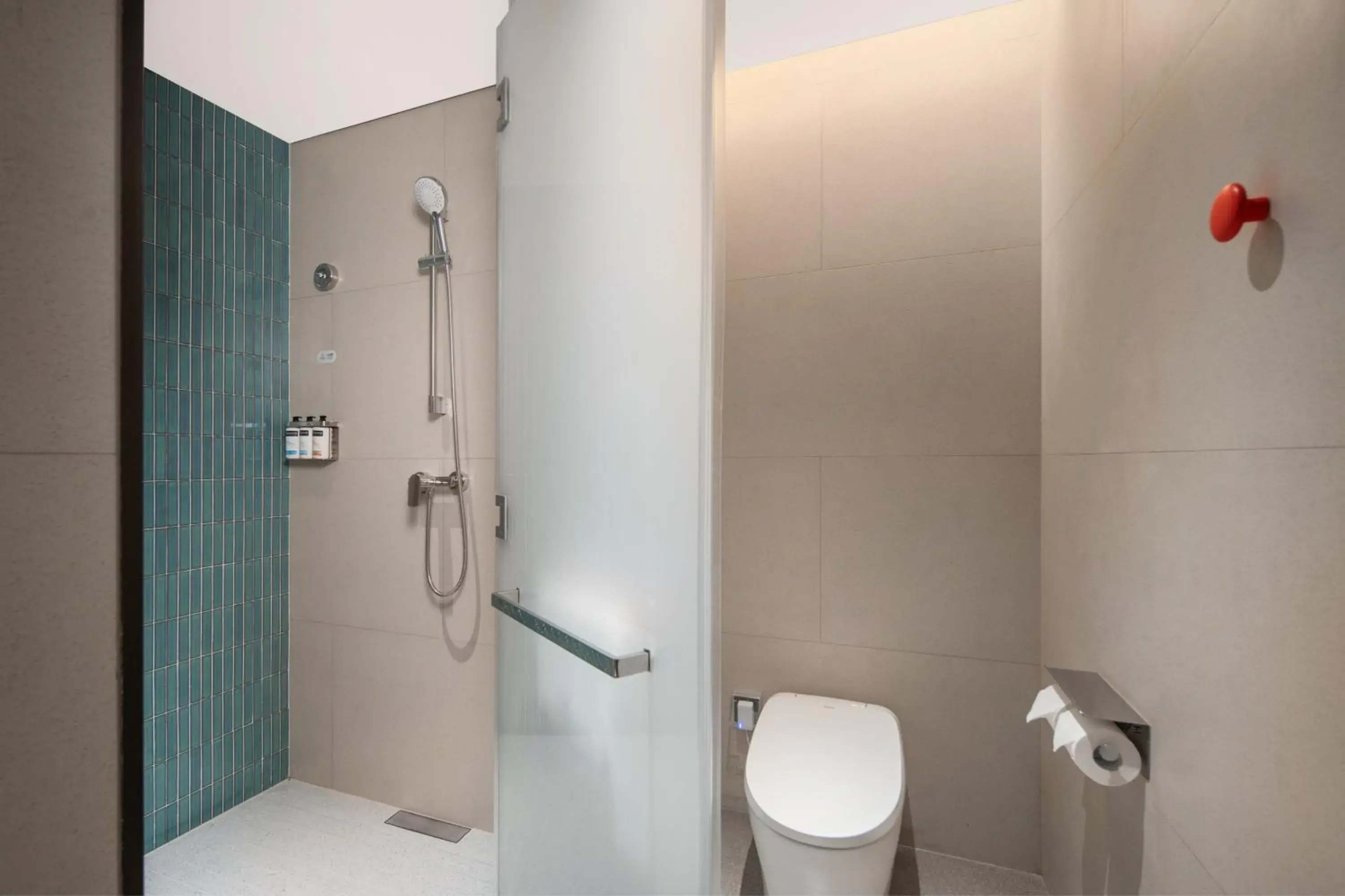 Standard Double Room with Two Double Beds and Garden View in Holiday Inn Express Chongqing Tongliang by IHG Standard Double Room with Two Double Beds and Garden View in Holiday Inn Express Chongqing Tongliang by IHG