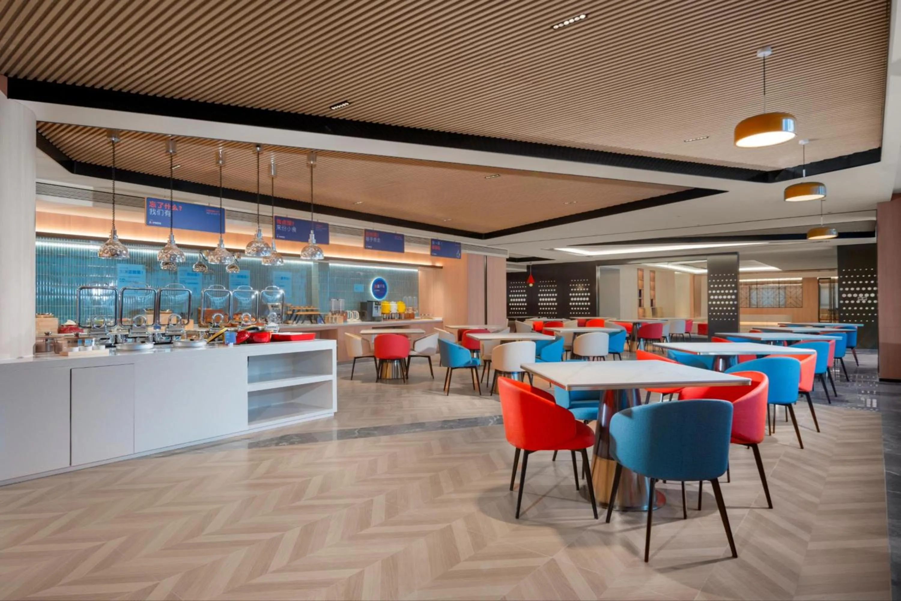 Restaurant/places to eat in Holiday Inn Express Chongqing Tongliang by IHG