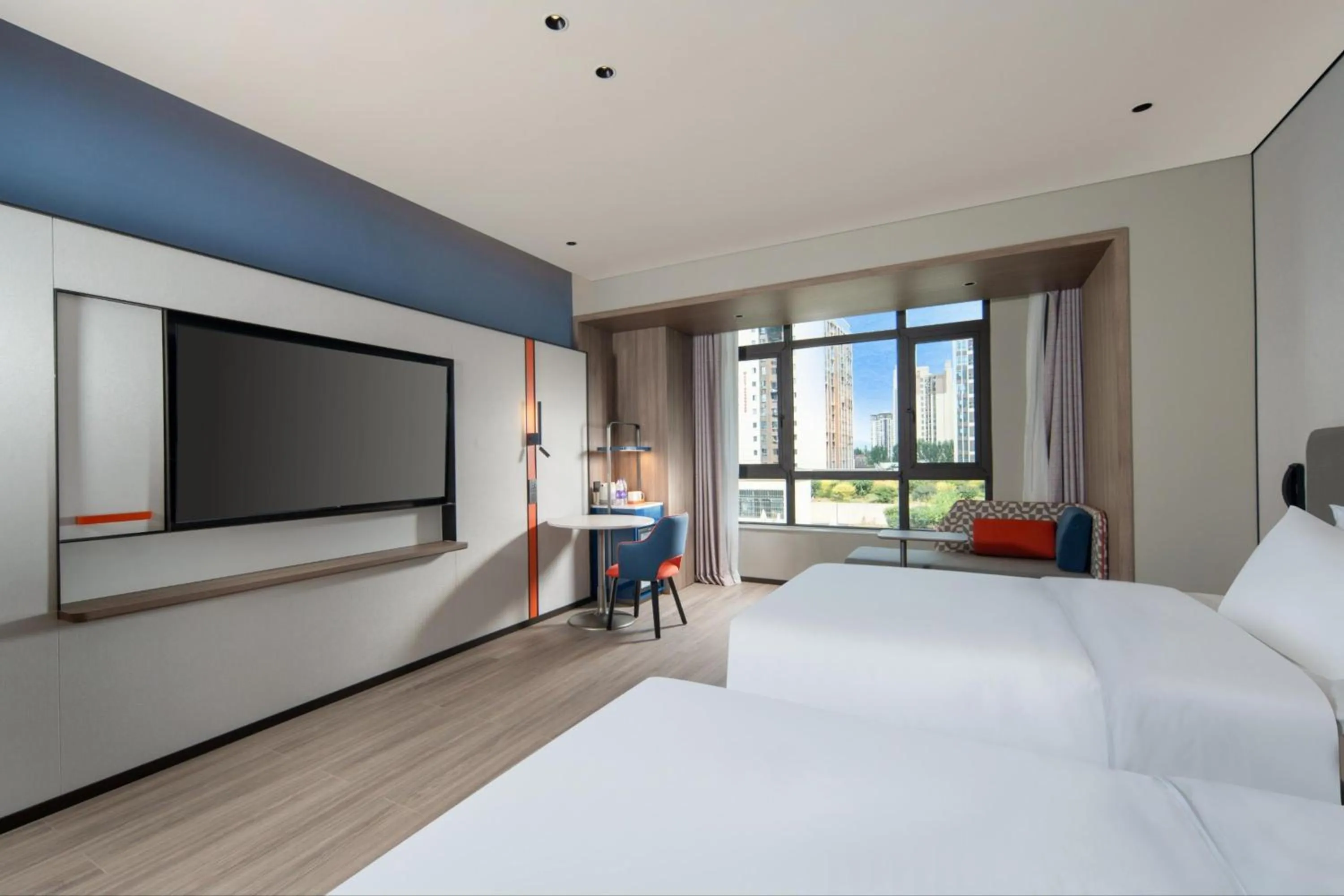Photo of the whole room, Bed in Holiday Inn Express Chongqing Tongliang by IHG