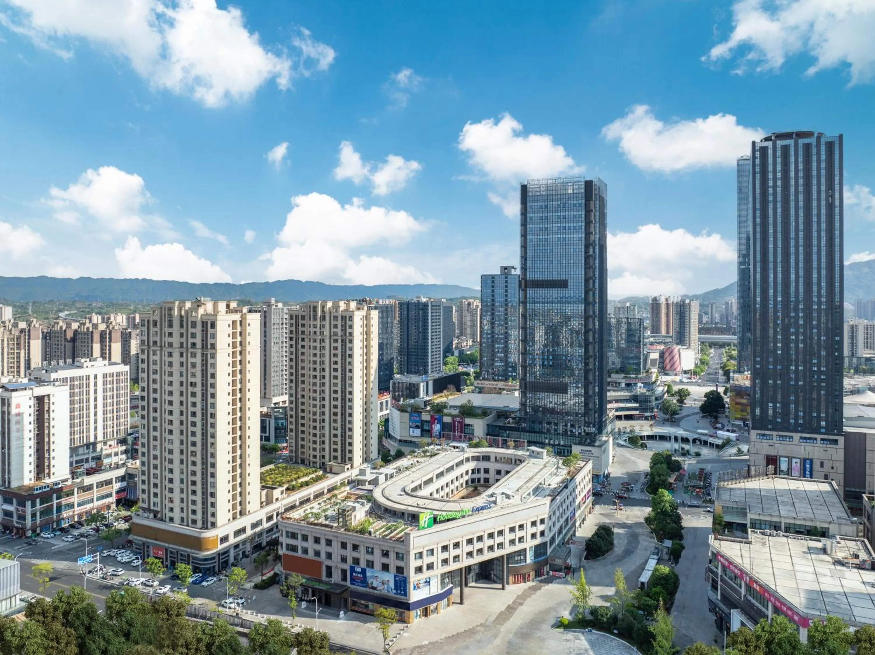 Property building in Holiday Inn Express Chongqing Tongliang by IHG