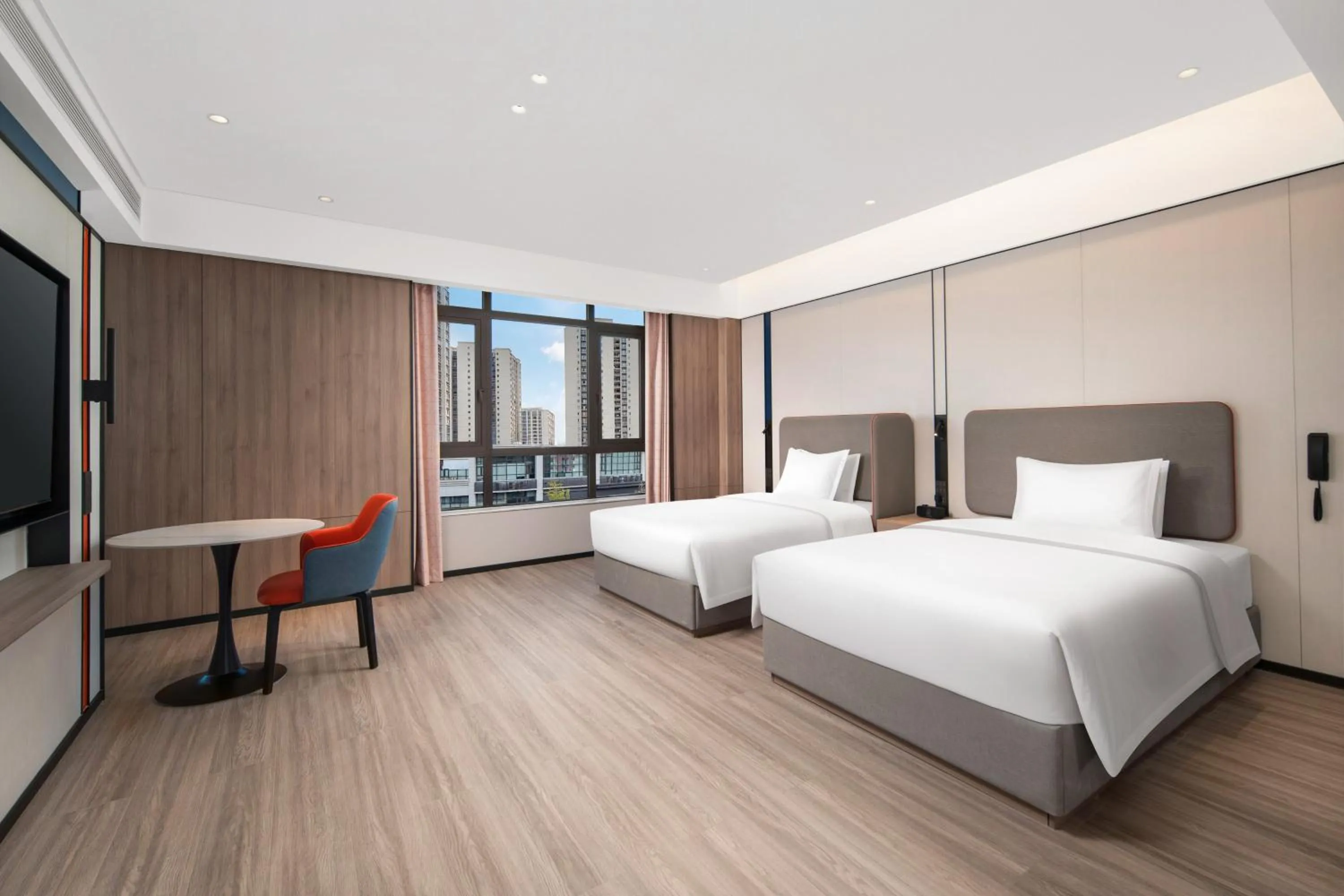 Photo of the whole room, Bed in Holiday Inn Express Chongqing Tongliang by IHG