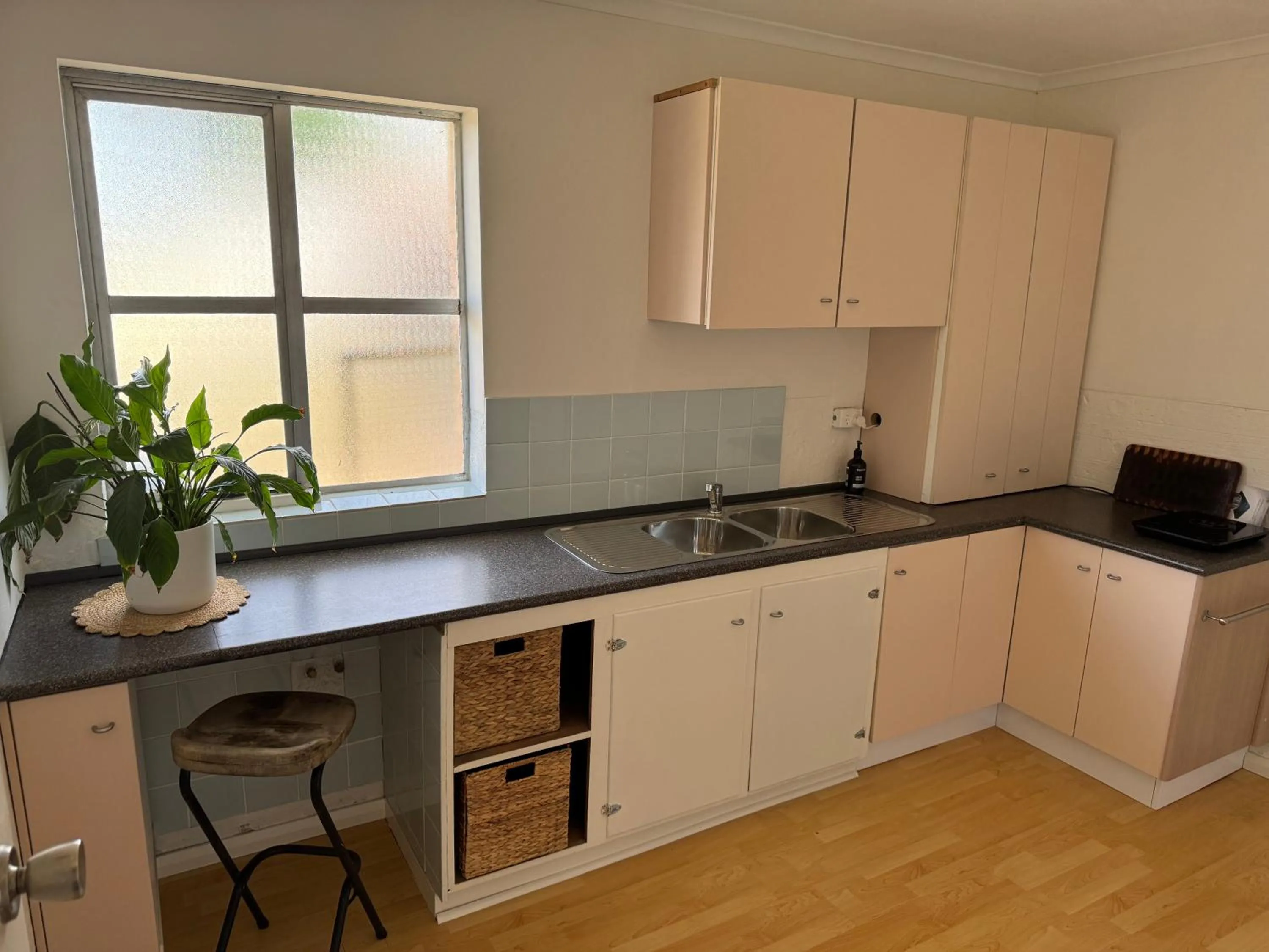 Coffee/tea facilities in American Hotel Creswick