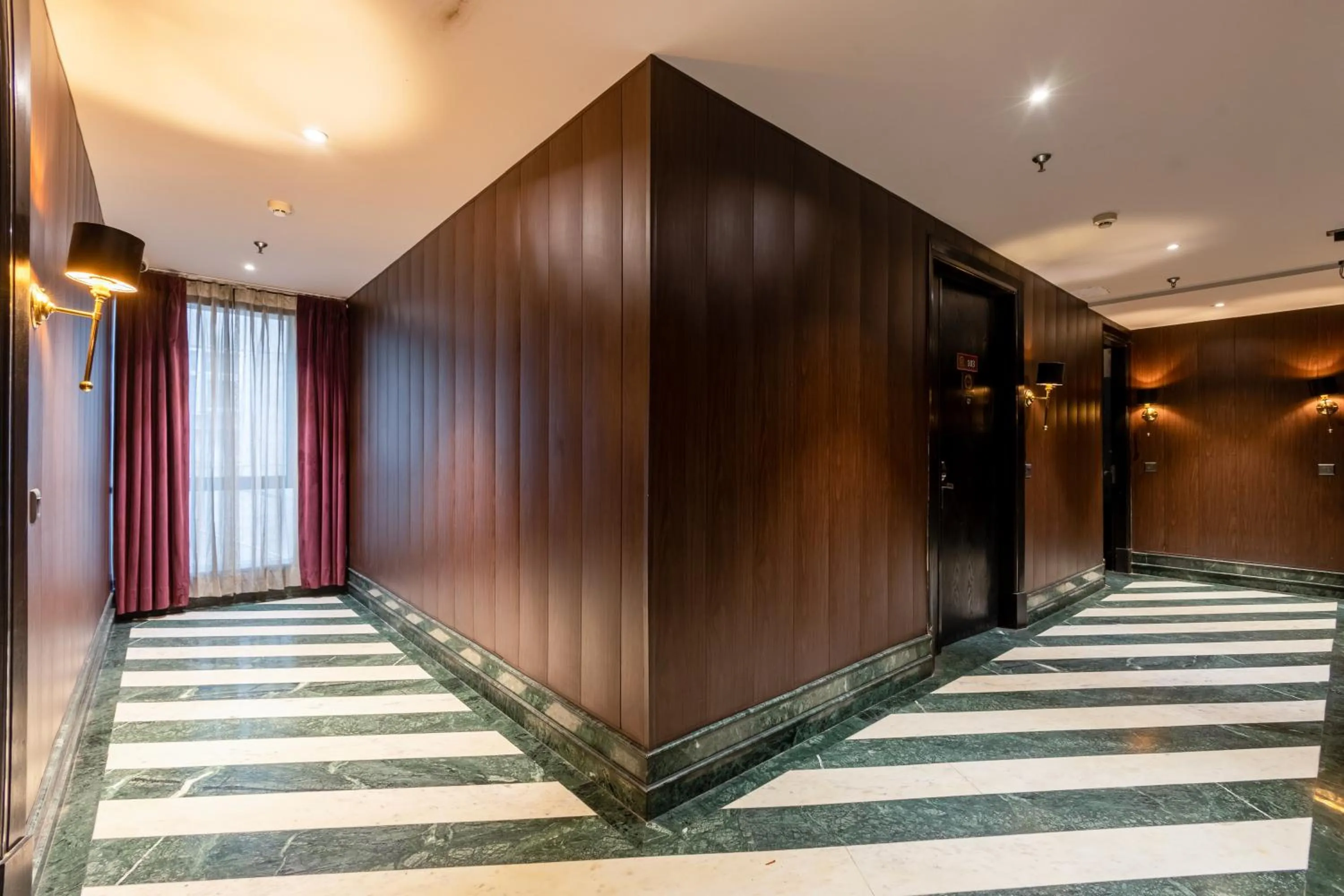 Floor plan in Foxoso Hotel Delhi Airport