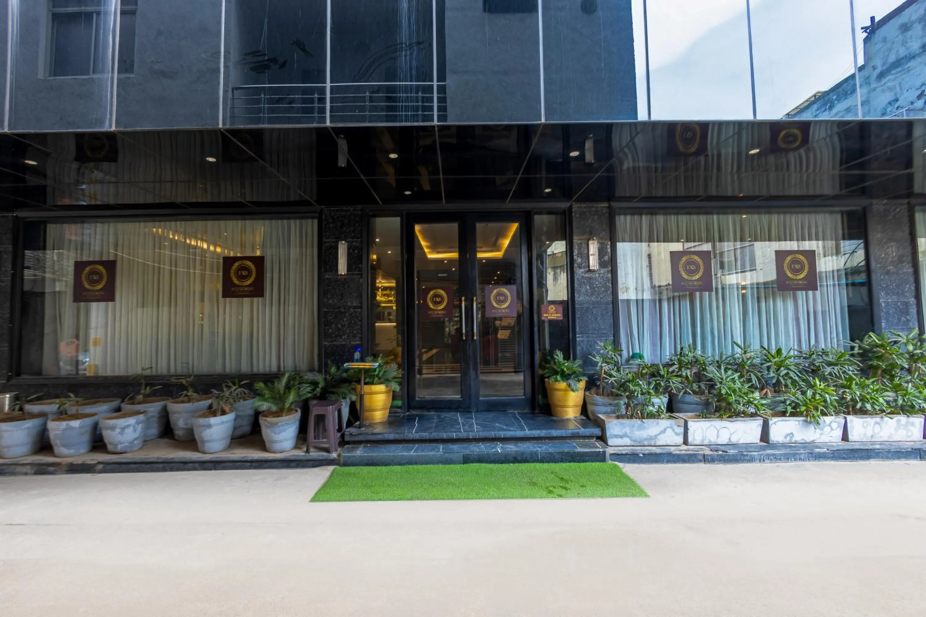 Parking in Foxoso Hotel Delhi Airport