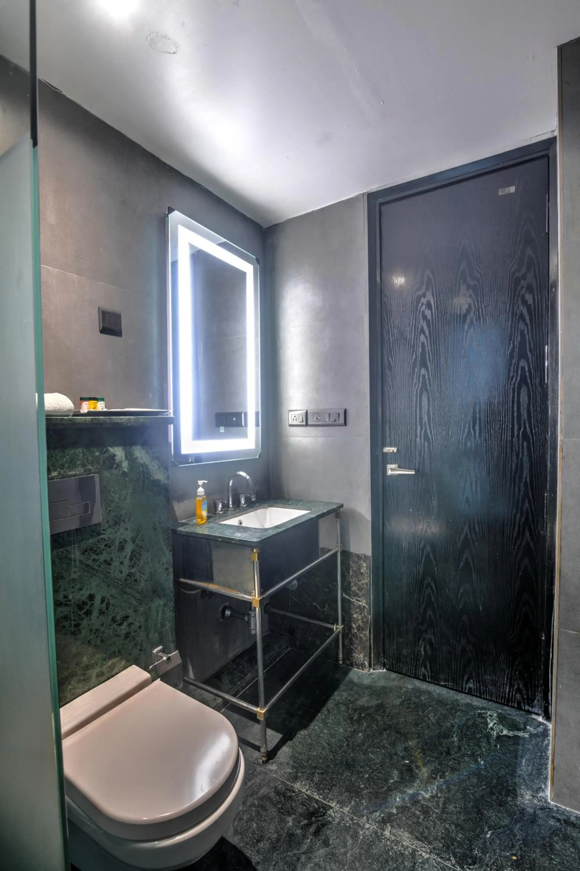 Foxoso Hotel Delhi Airport