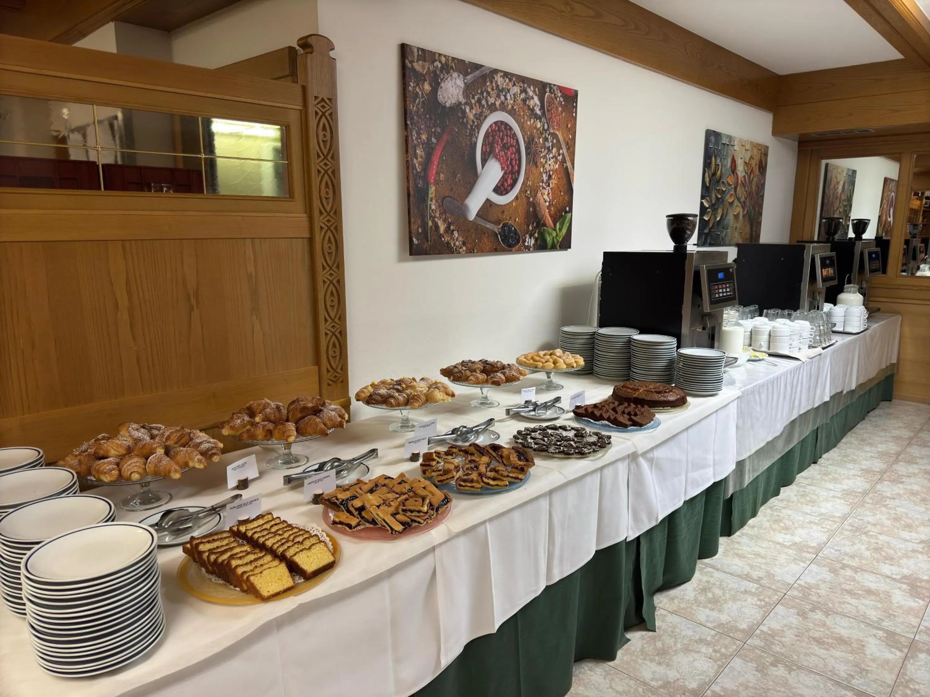 Restaurant/places to eat in Hotel Sella Ronda Serenella