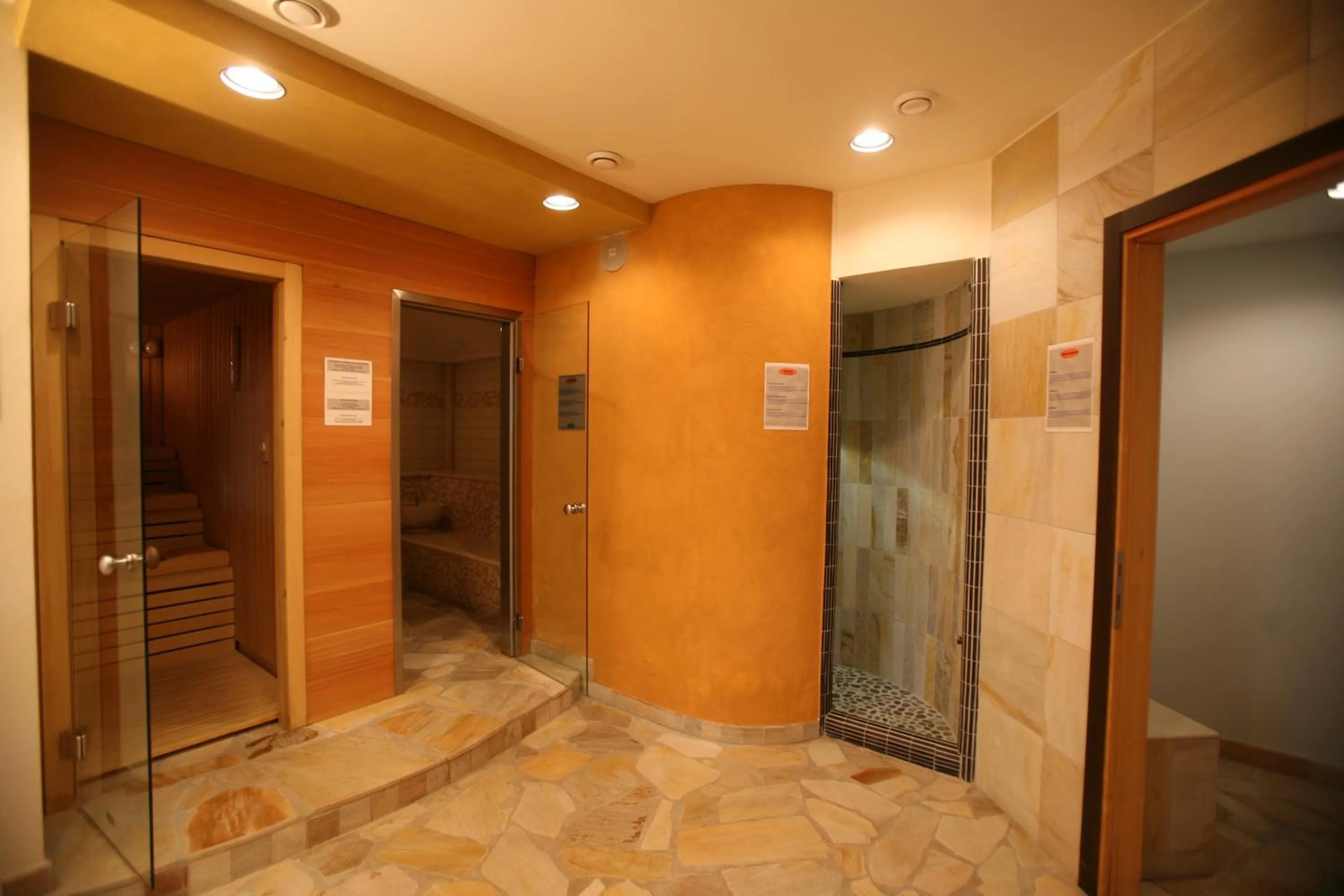 Spa and wellness centre/facilities in Hotel Sella Ronda Serenella