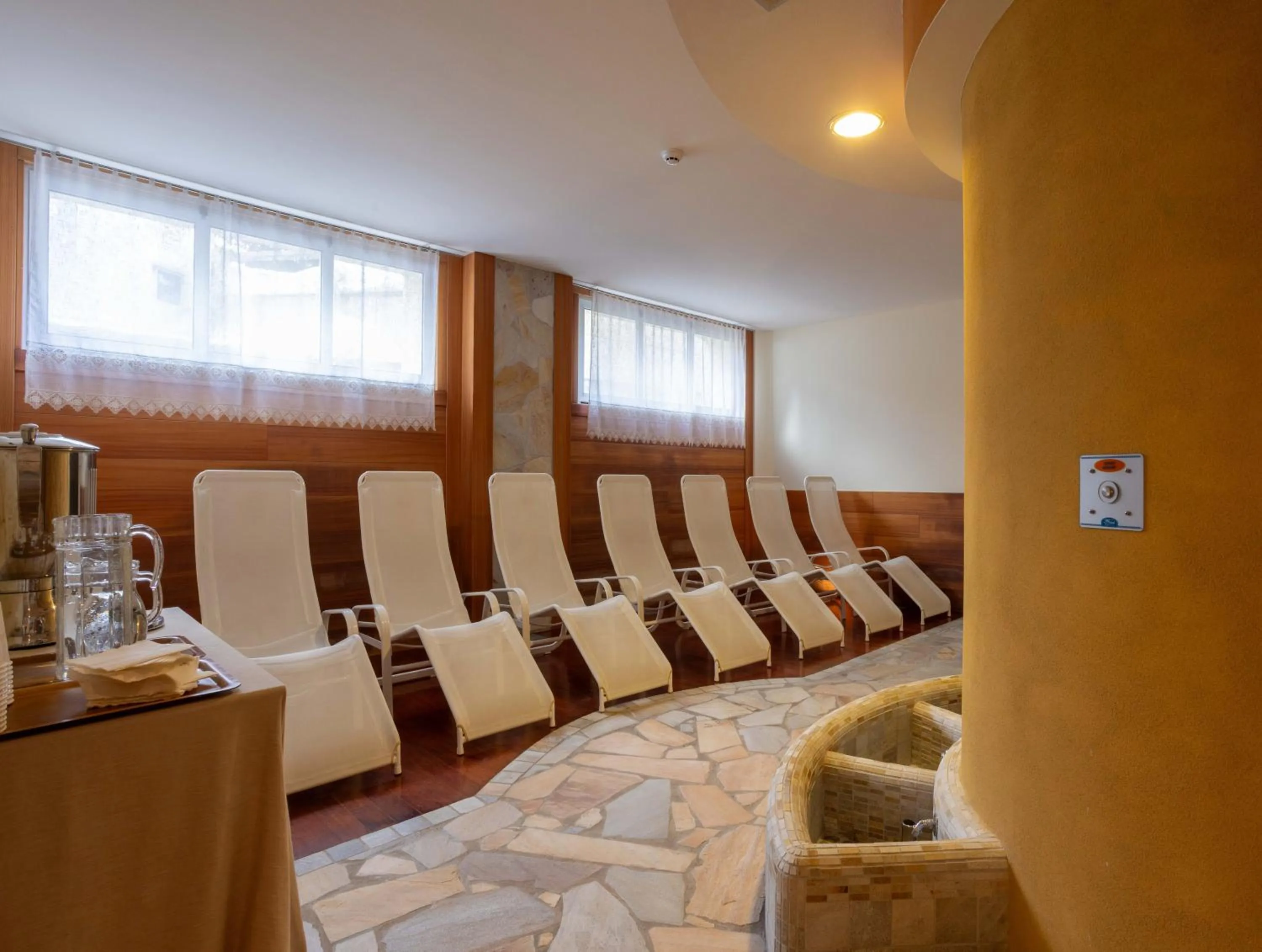 Spa and wellness centre/facilities in Hotel Sella Ronda Serenella - A 50 mt dalle piste da sci