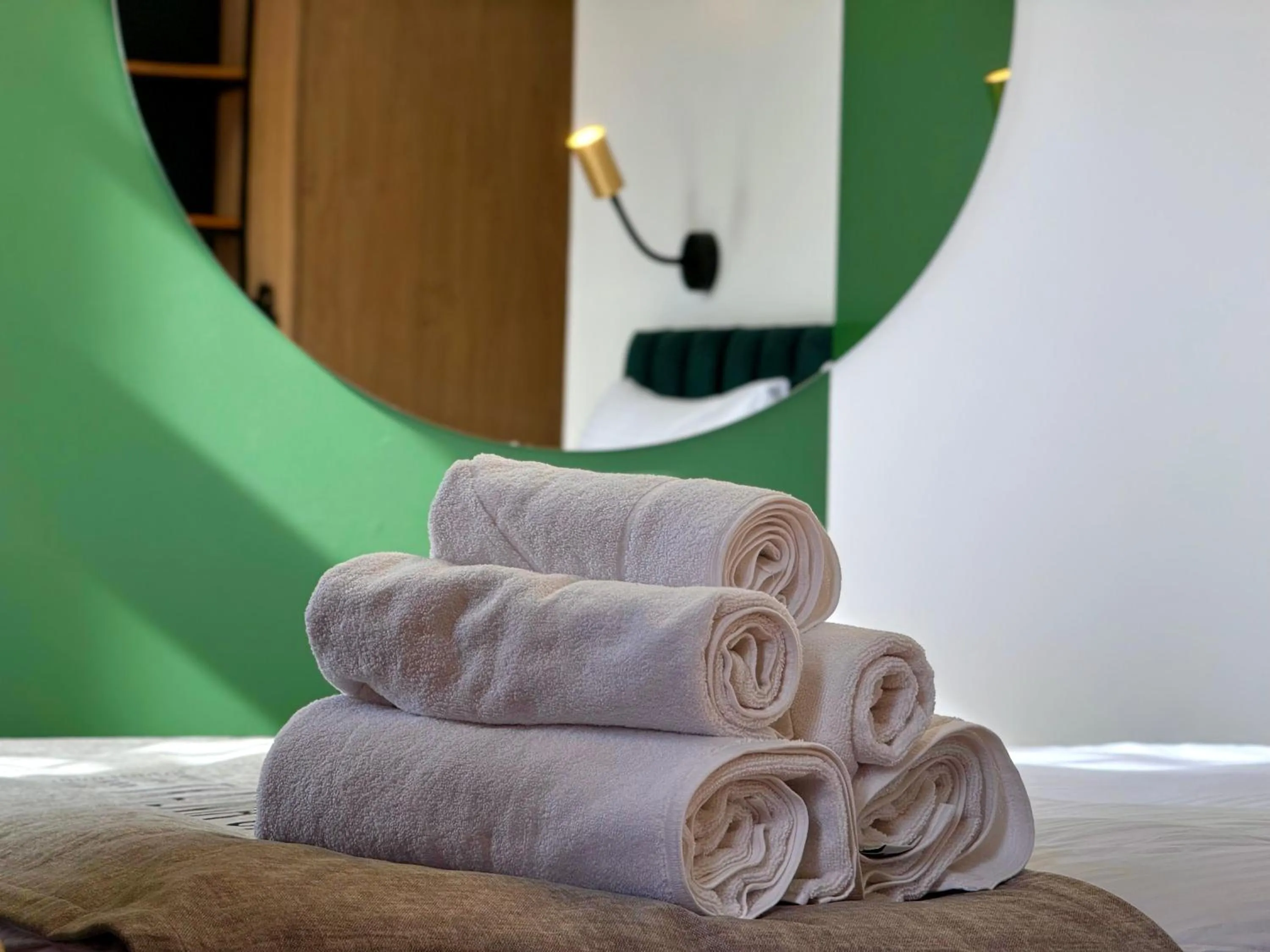 towels, Bed in Tkalnia Snu