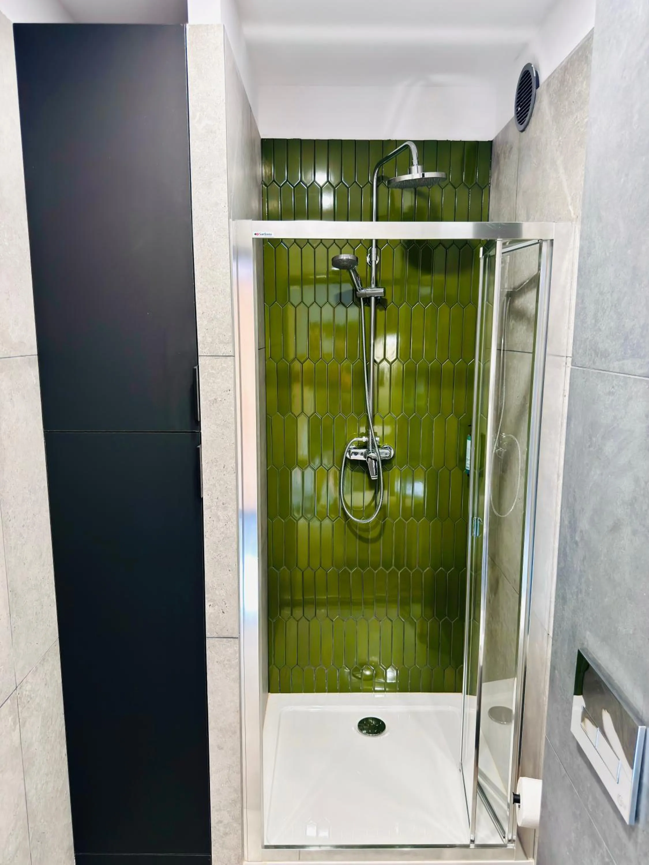 Shower in Tkalnia Snu