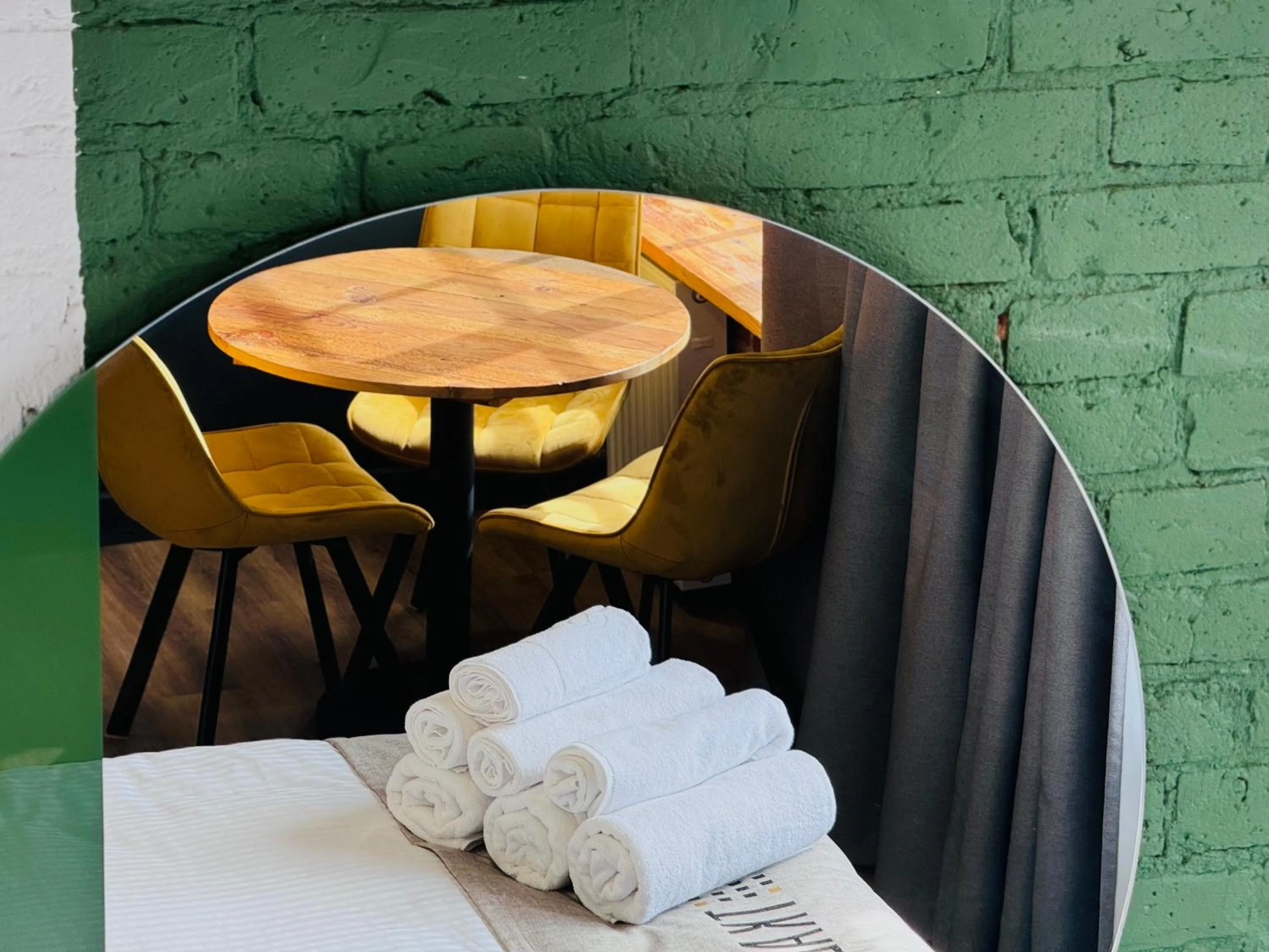 Seating area in Tkalnia Snu