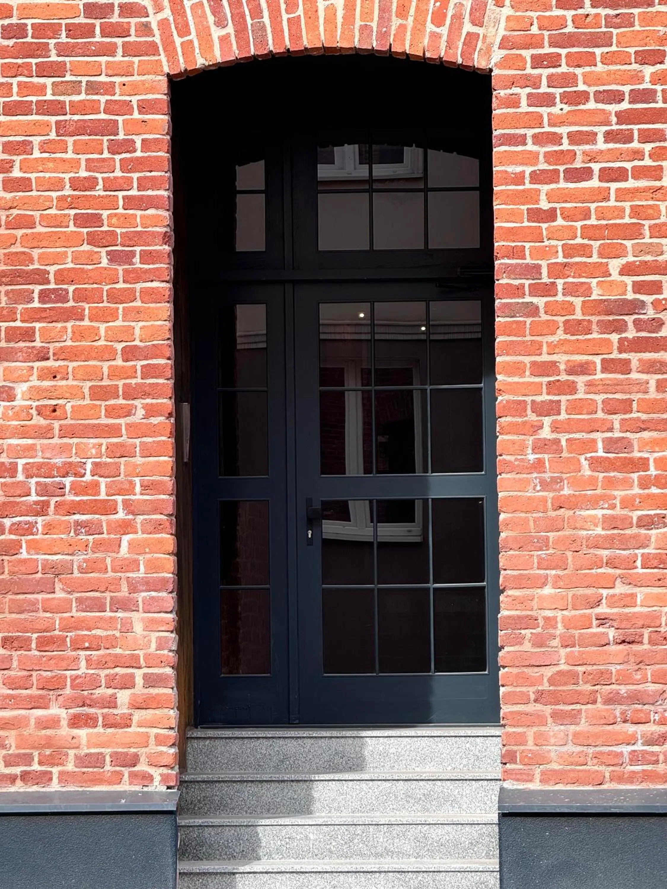 Facade/entrance in Tkalnia Snu