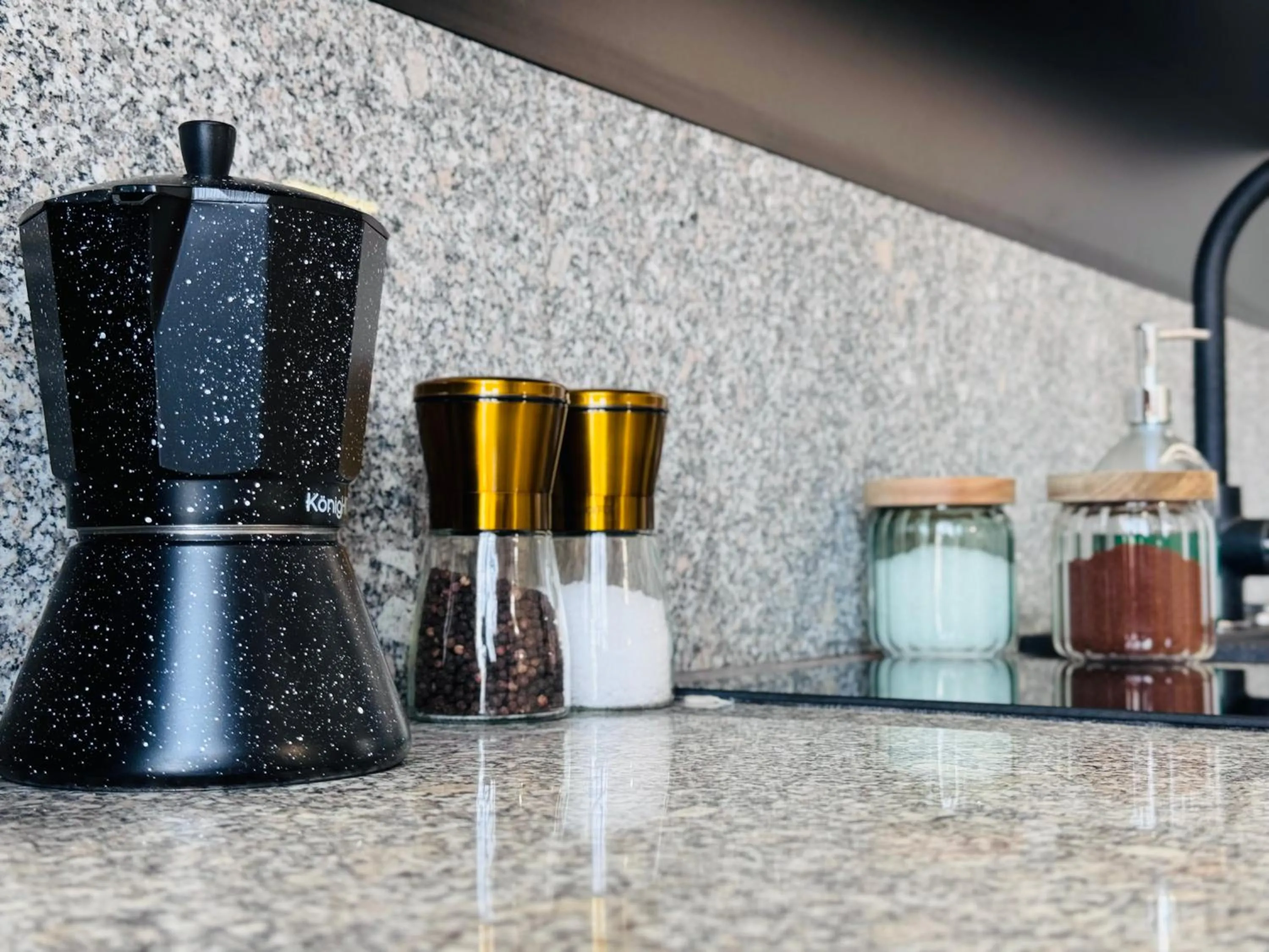 Coffee/tea facilities in Tkalnia Snu