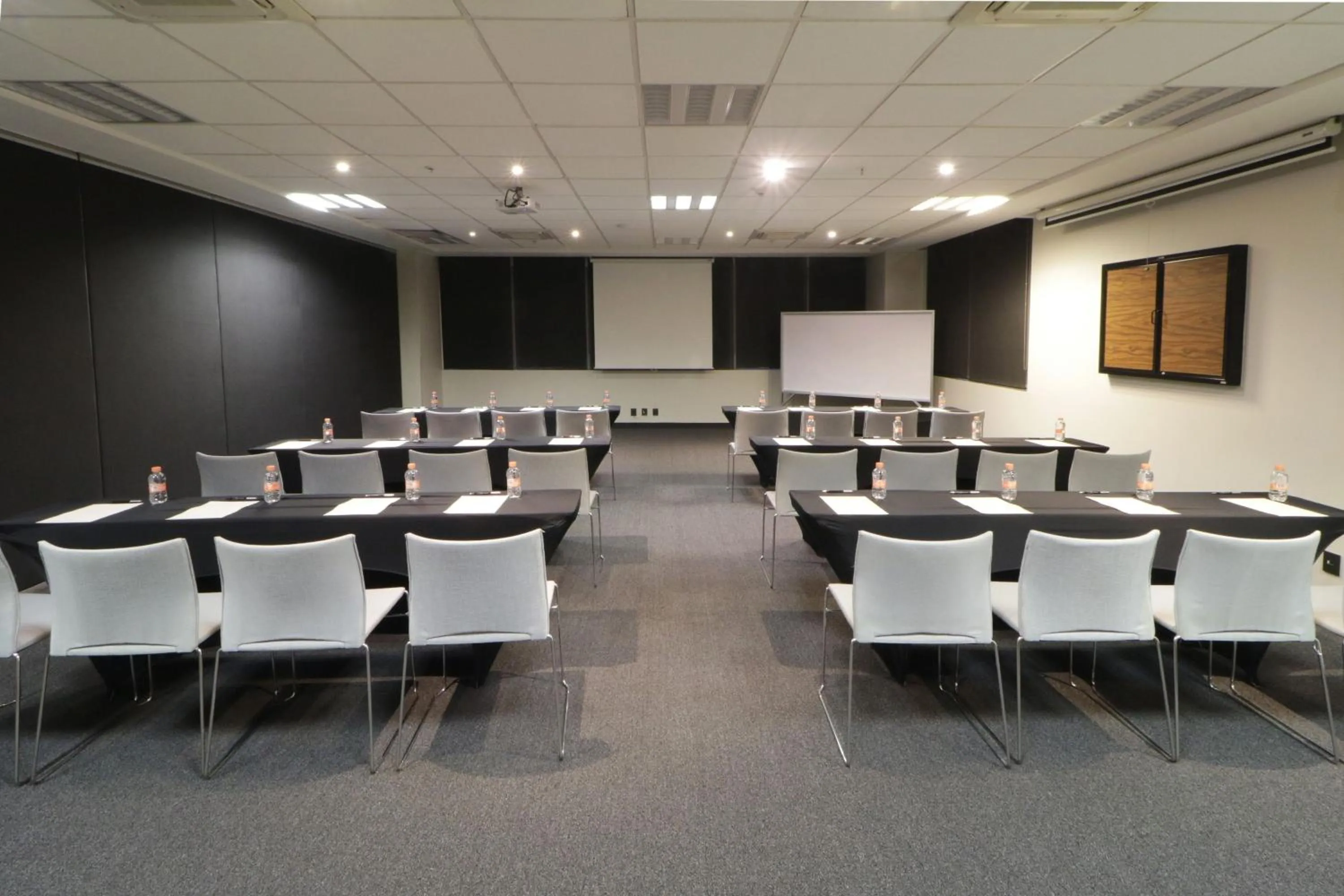 Meeting/conference room in City Express Plus by Marriott Monterrey Nuevo Sur