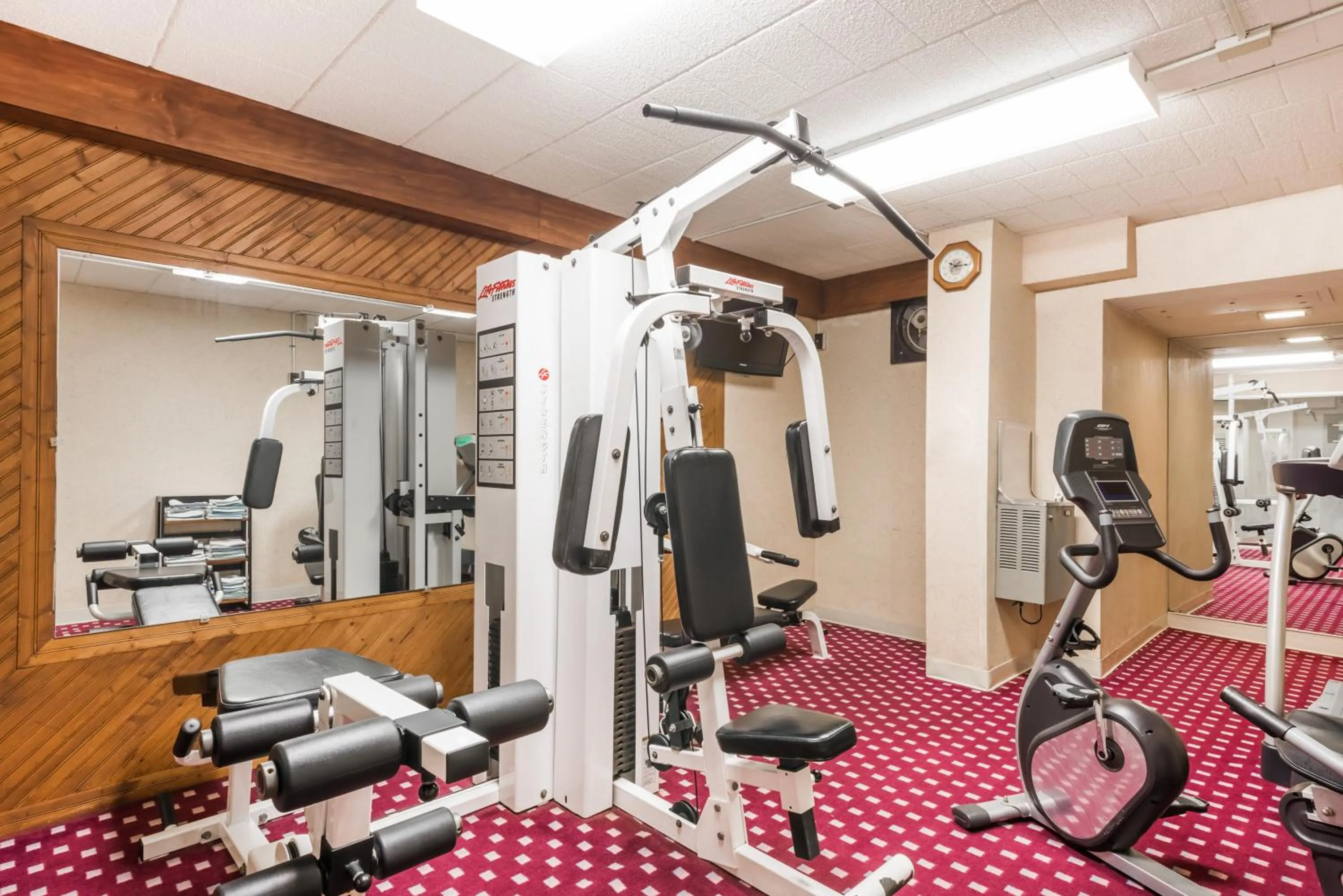 Fitness centre/facilities in Ramada by Wyndham State College Hotel & Conference Center
