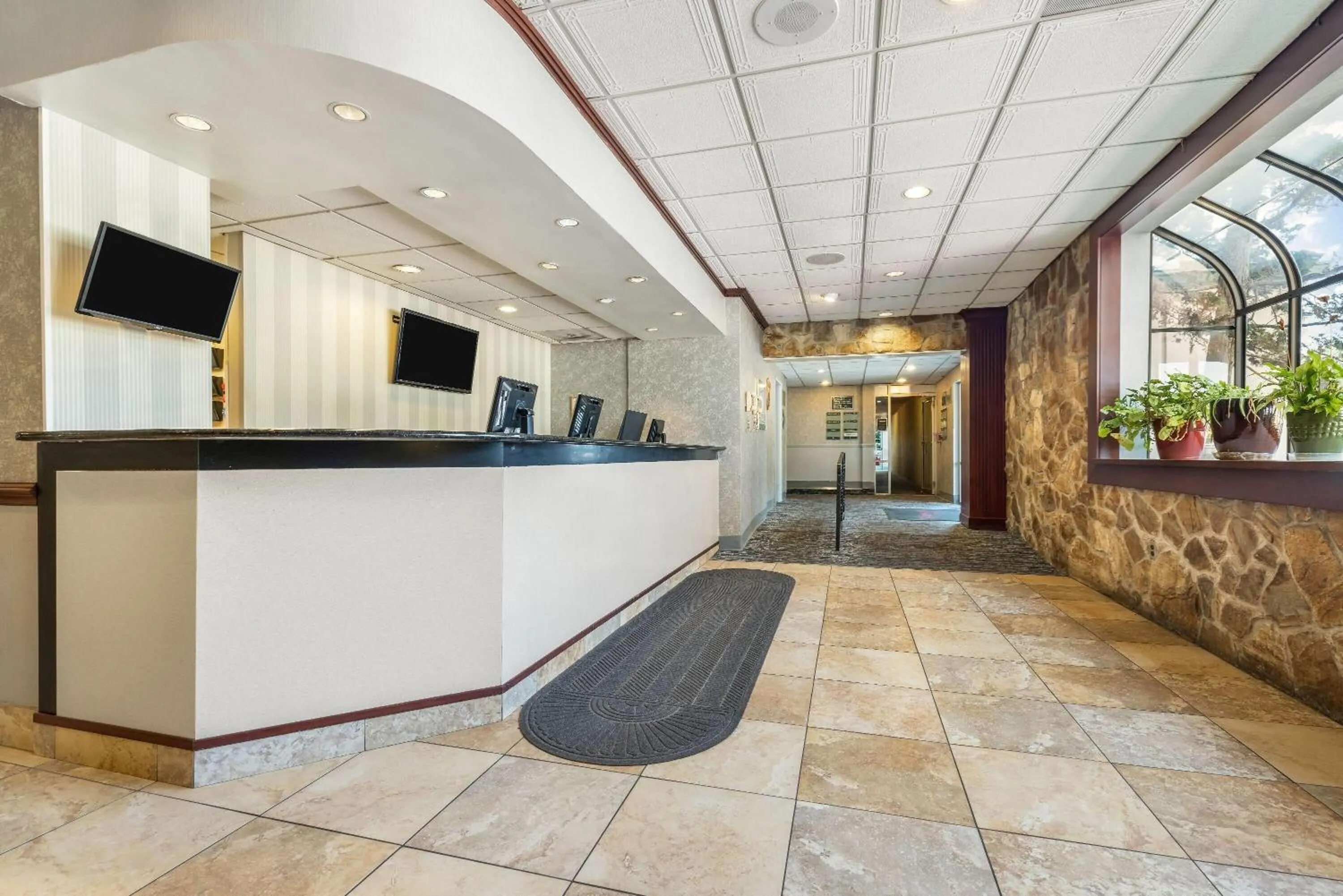 Lobby or reception in Ramada by Wyndham State College Hotel & Conference Center