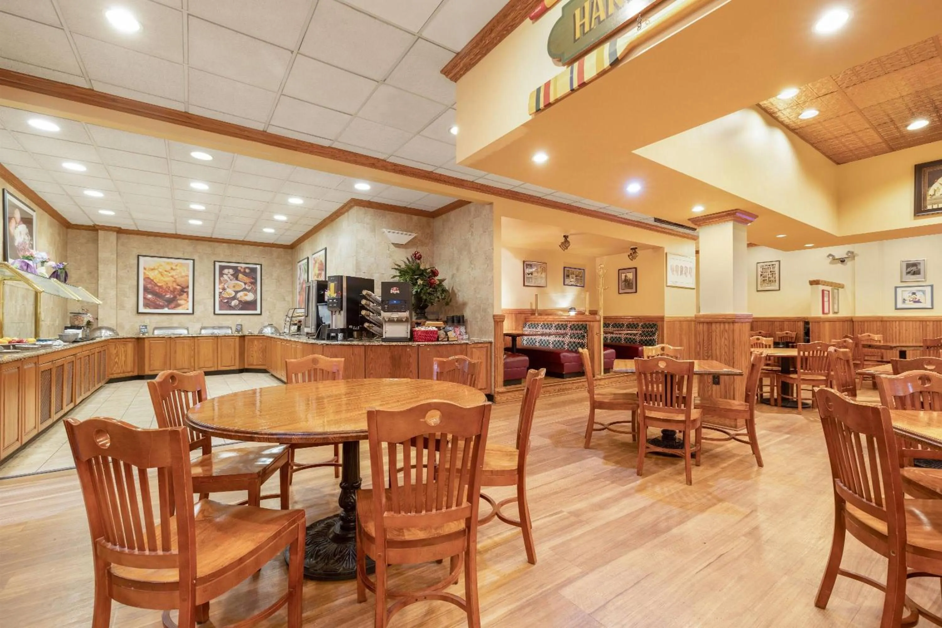 Restaurant/places to eat in Ramada by Wyndham State College Hotel & Conference Center