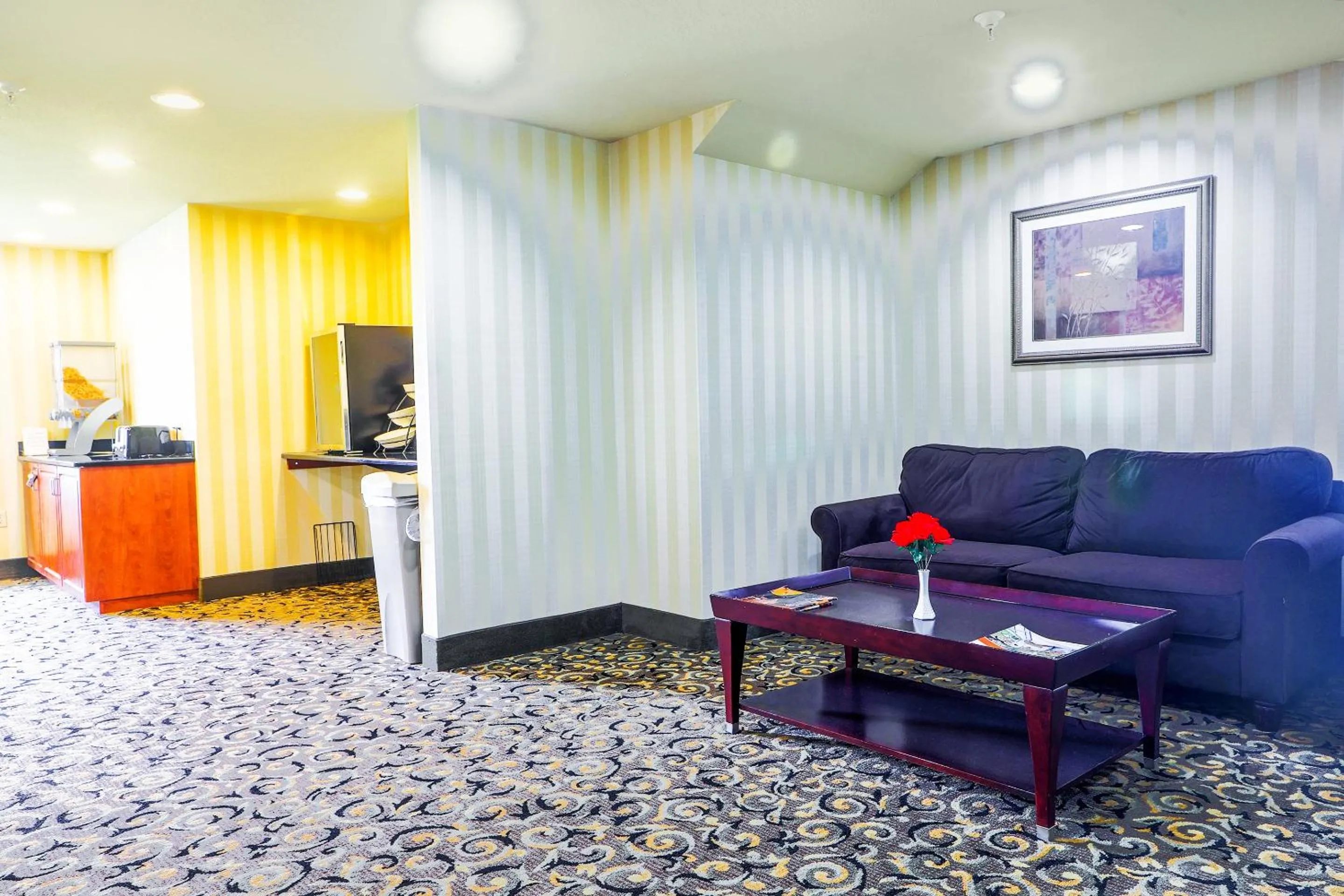 Lobby or reception in Evansville Inn & Suites by OYO