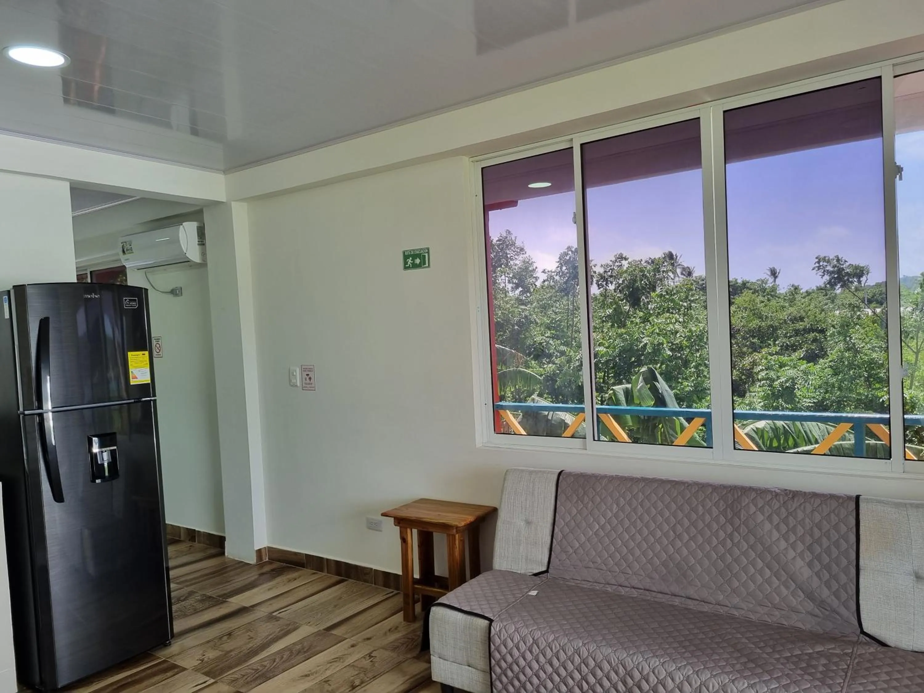 Kitchen or kitchenette in Shell Sea B & B