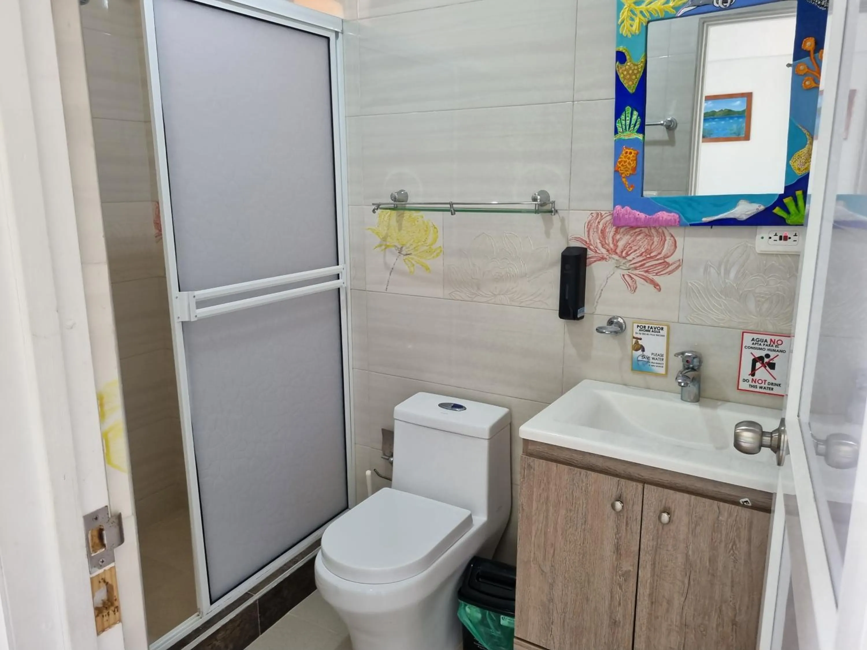 Bathroom in Shell Sea B & B