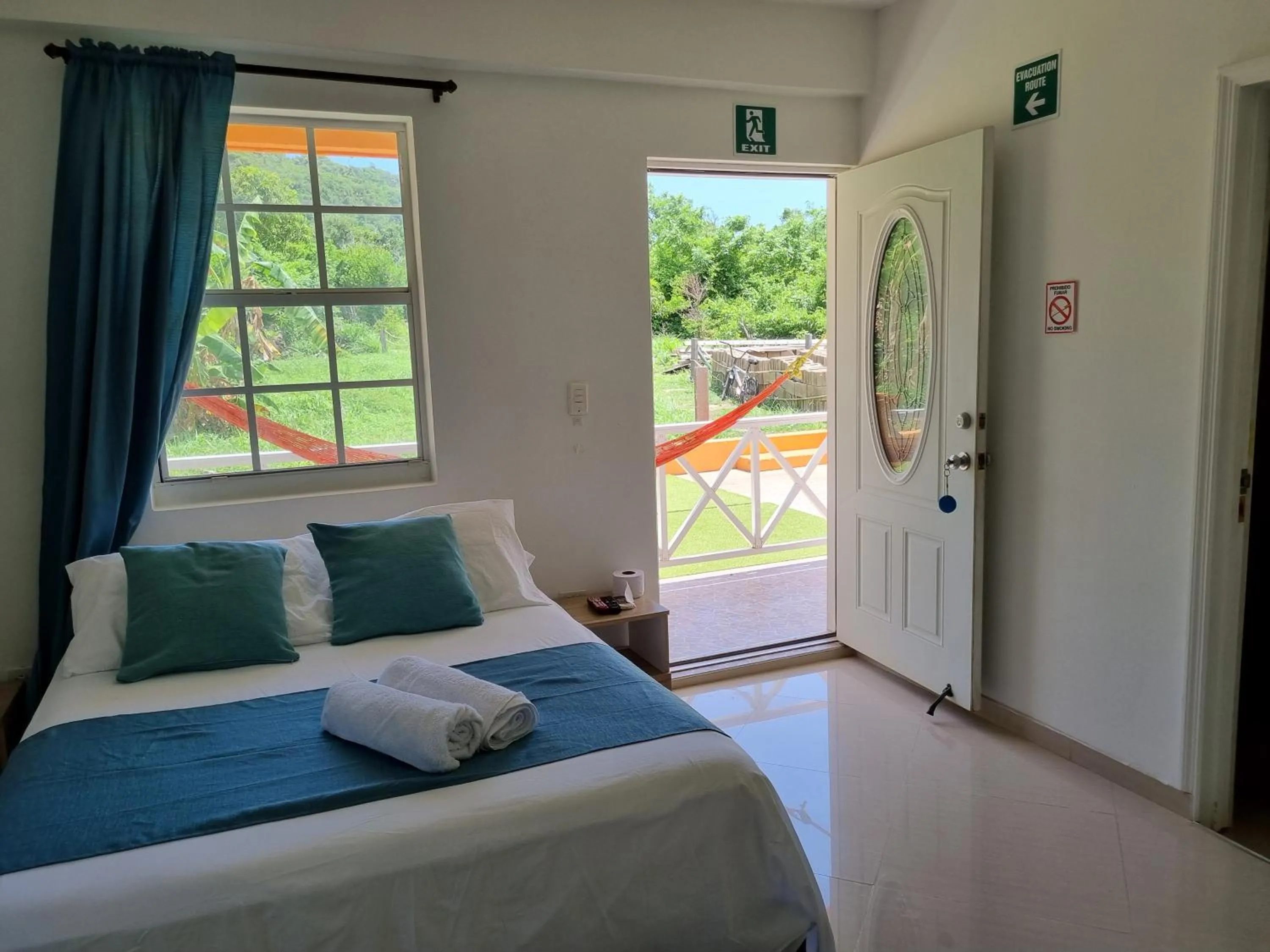 Bed in Shell Sea B & B