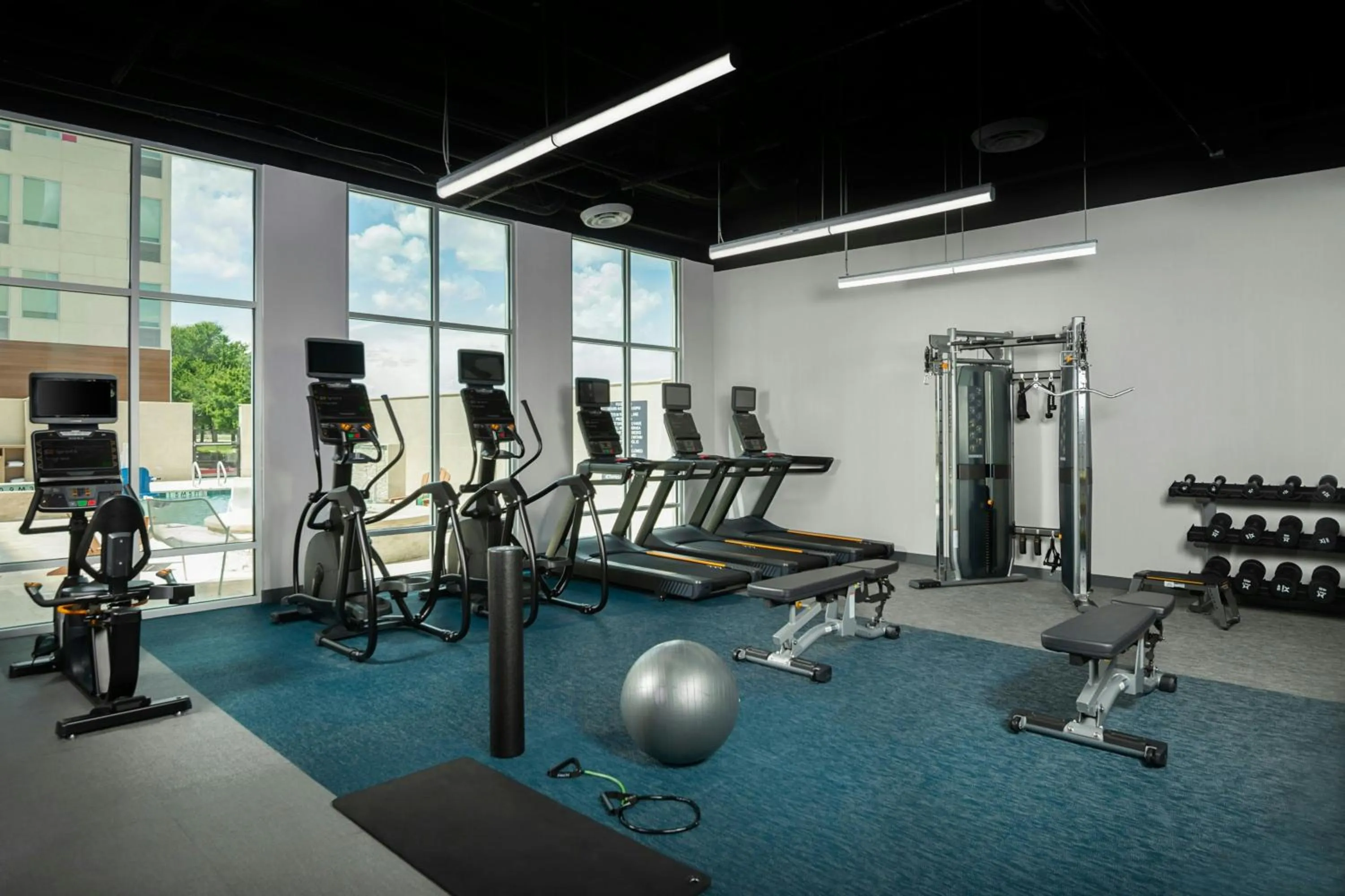 Fitness centre/facilities in Aloft DFW Airport North