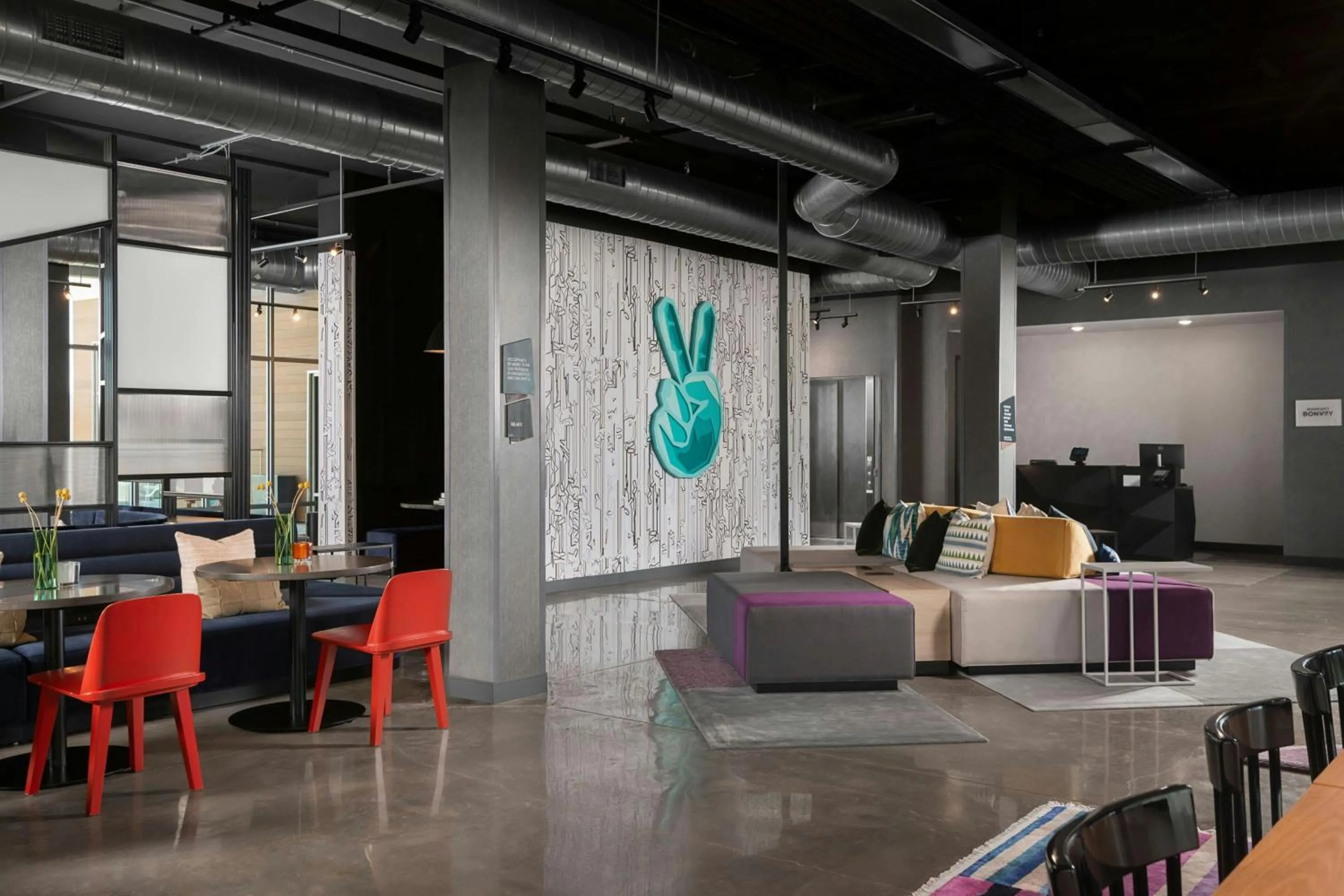 Lobby or reception in Aloft DFW Airport North