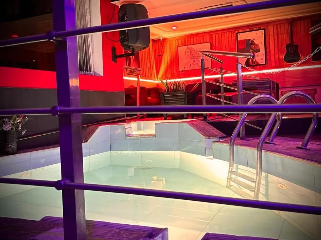 Restaurant/places to eat in The Crib Hotels