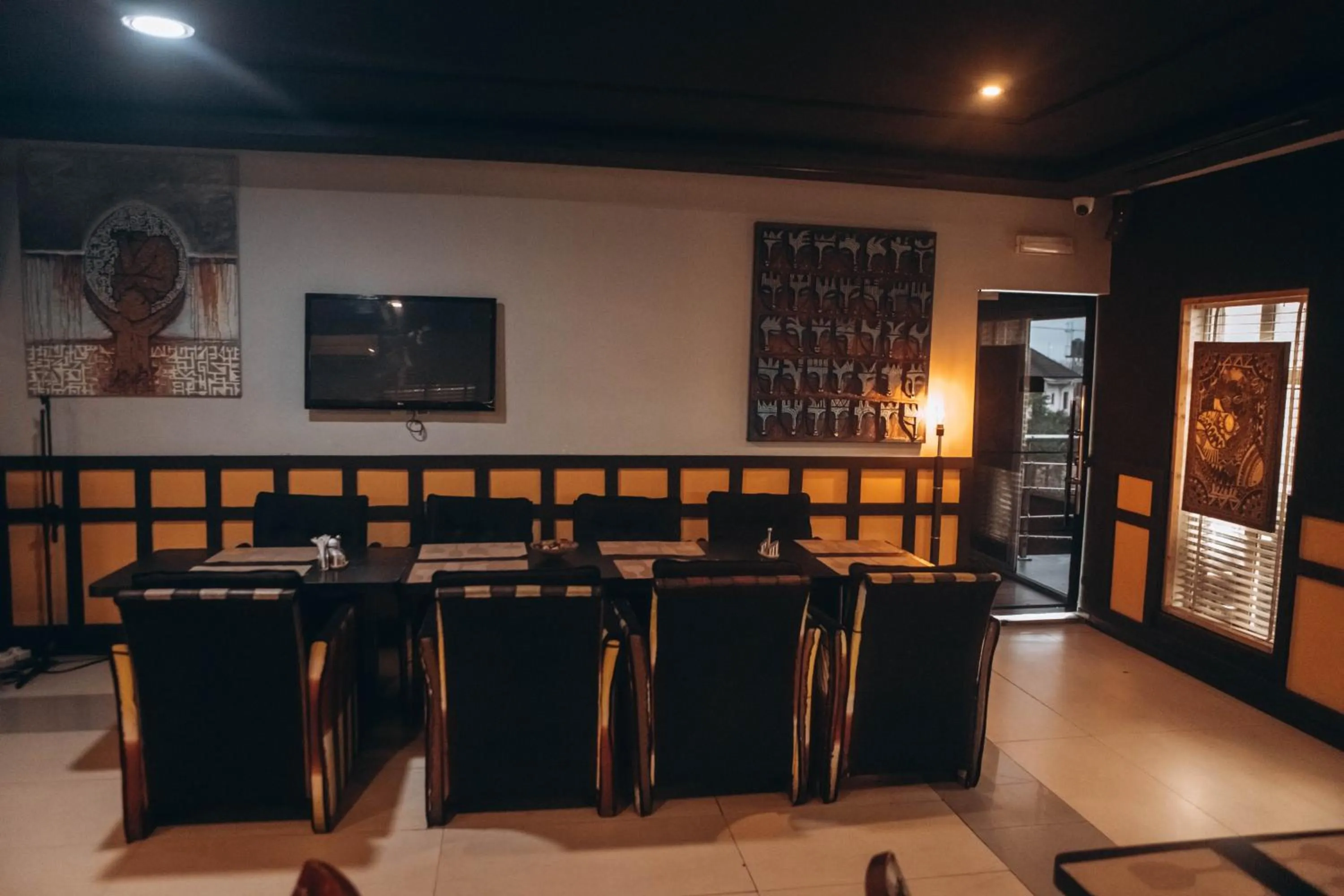 Restaurant/places to eat in The Crib Hotels