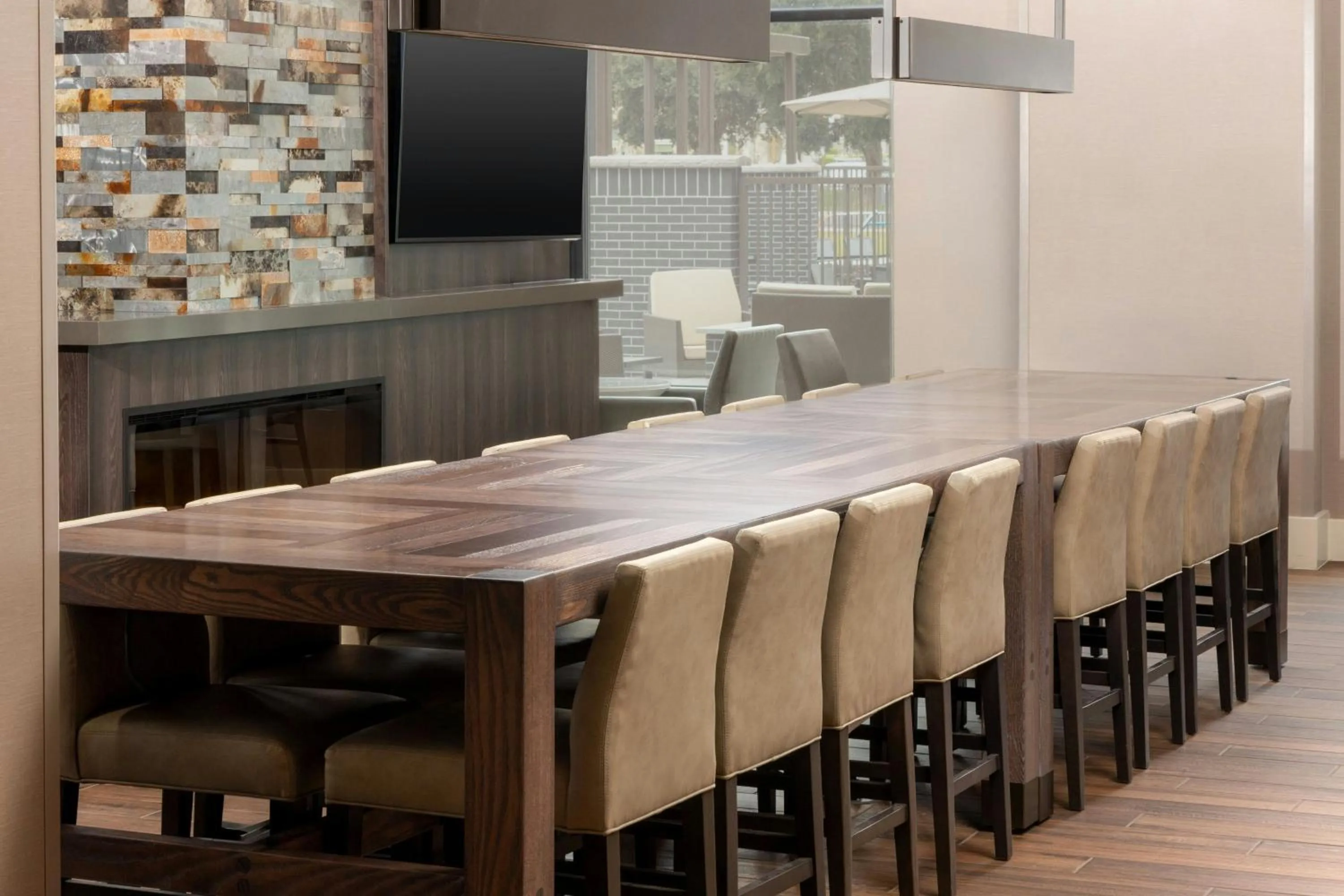 Restaurant/places to eat in Residence Inn by Marriott Novato Sonoma