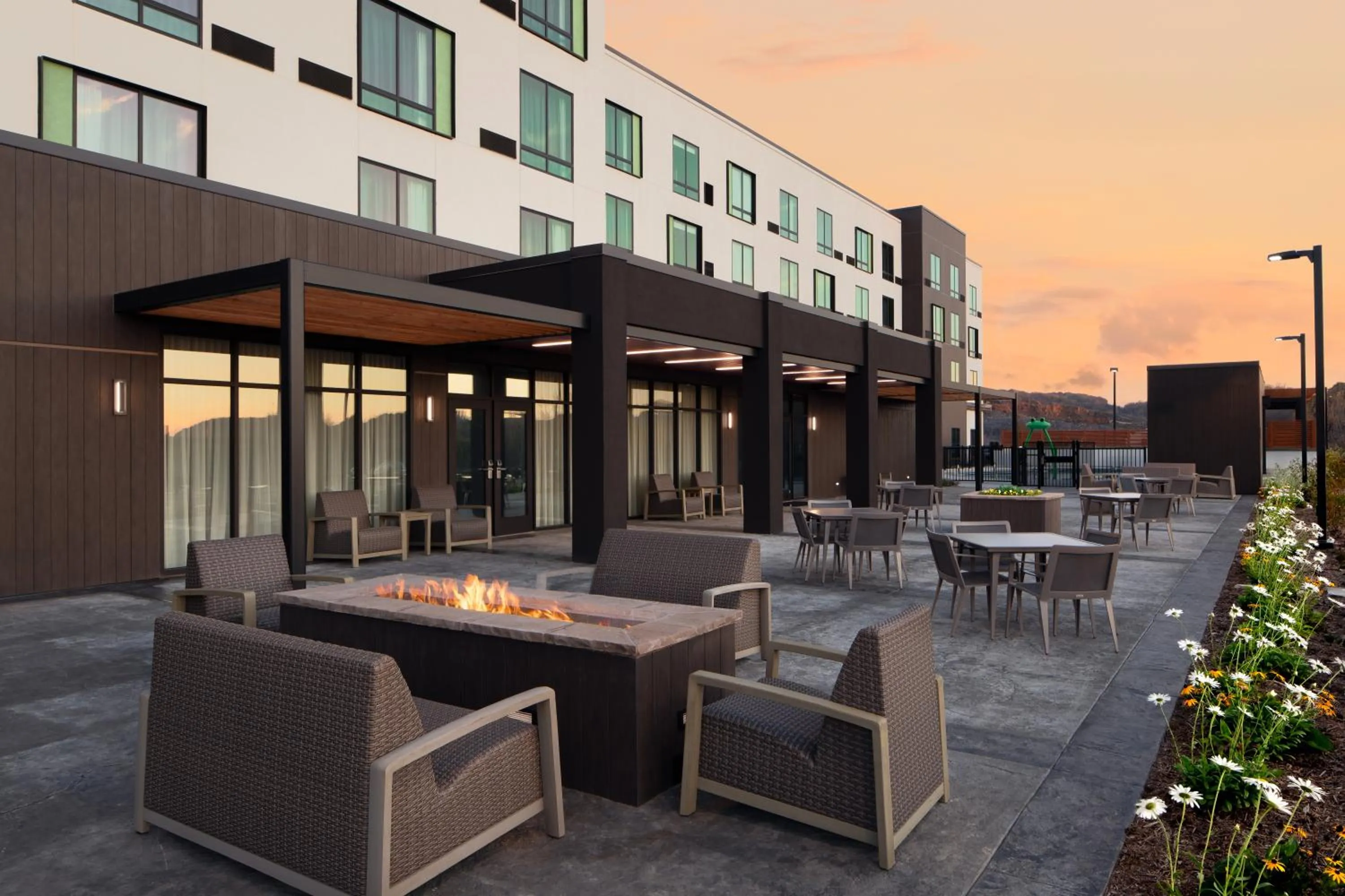 Patio in Courtyard by Marriott Kodak Sevierville