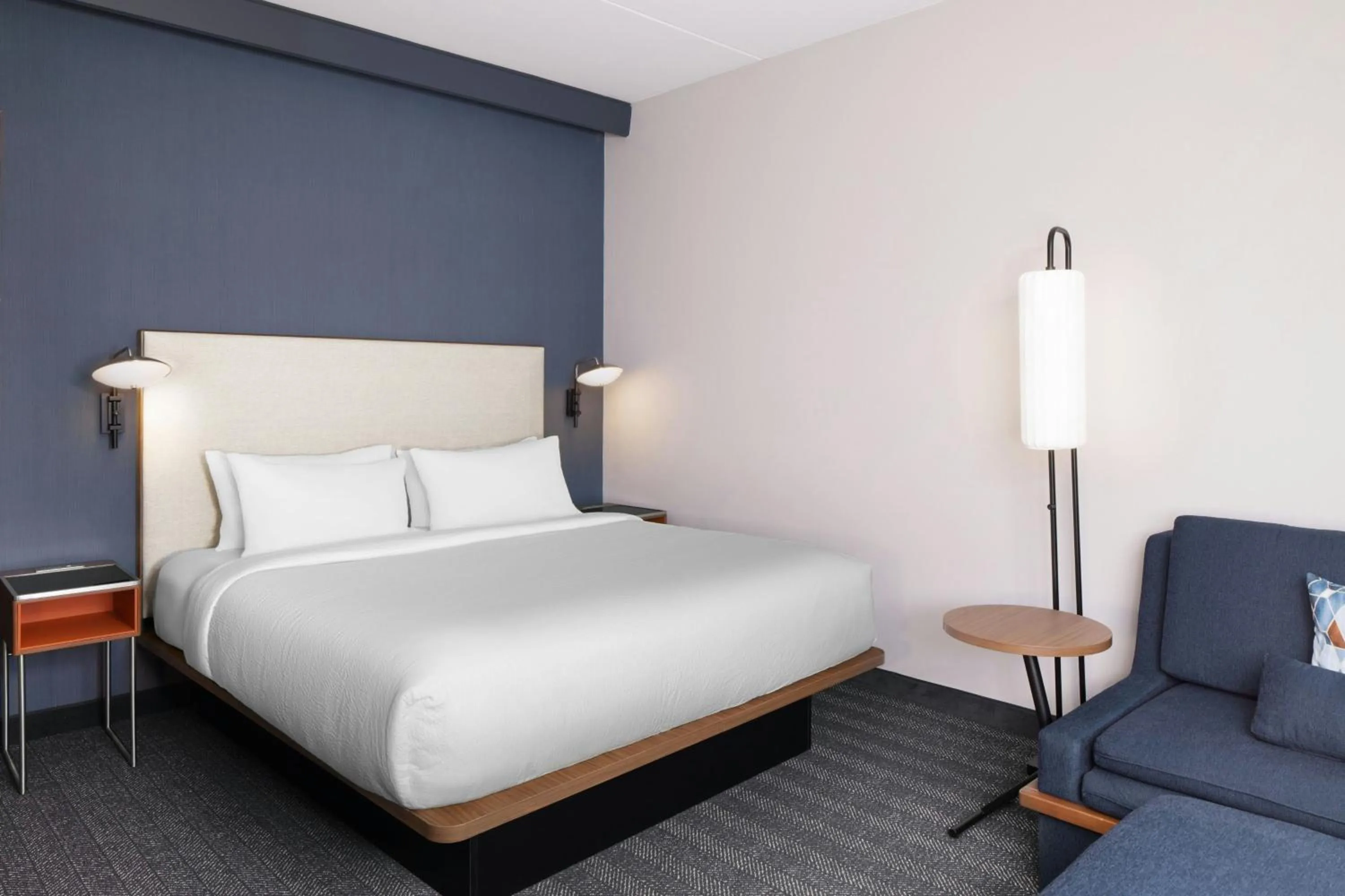 Photo of the whole room, Bed in Courtyard by Marriott Kodak Sevierville