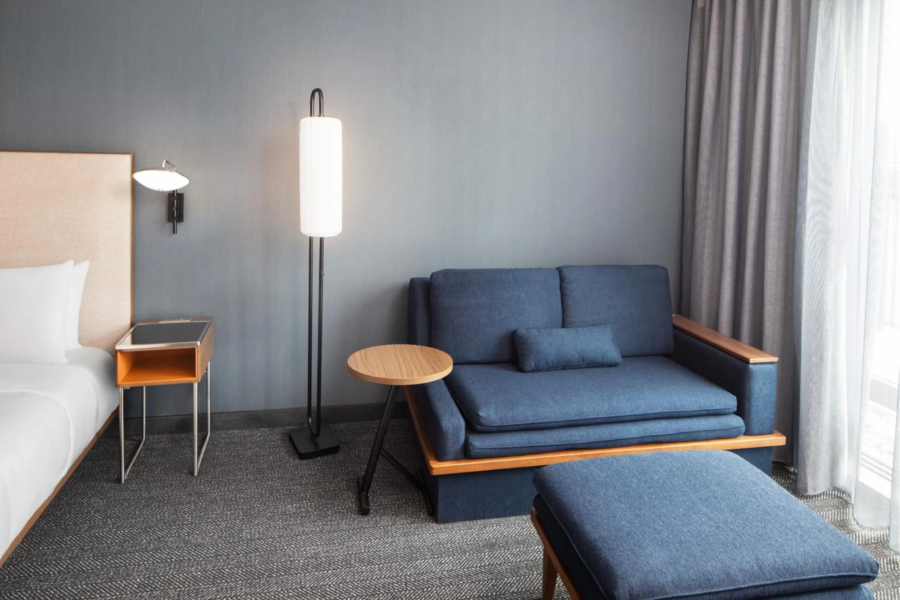 Living room in Courtyard by Marriott Kodak Sevierville