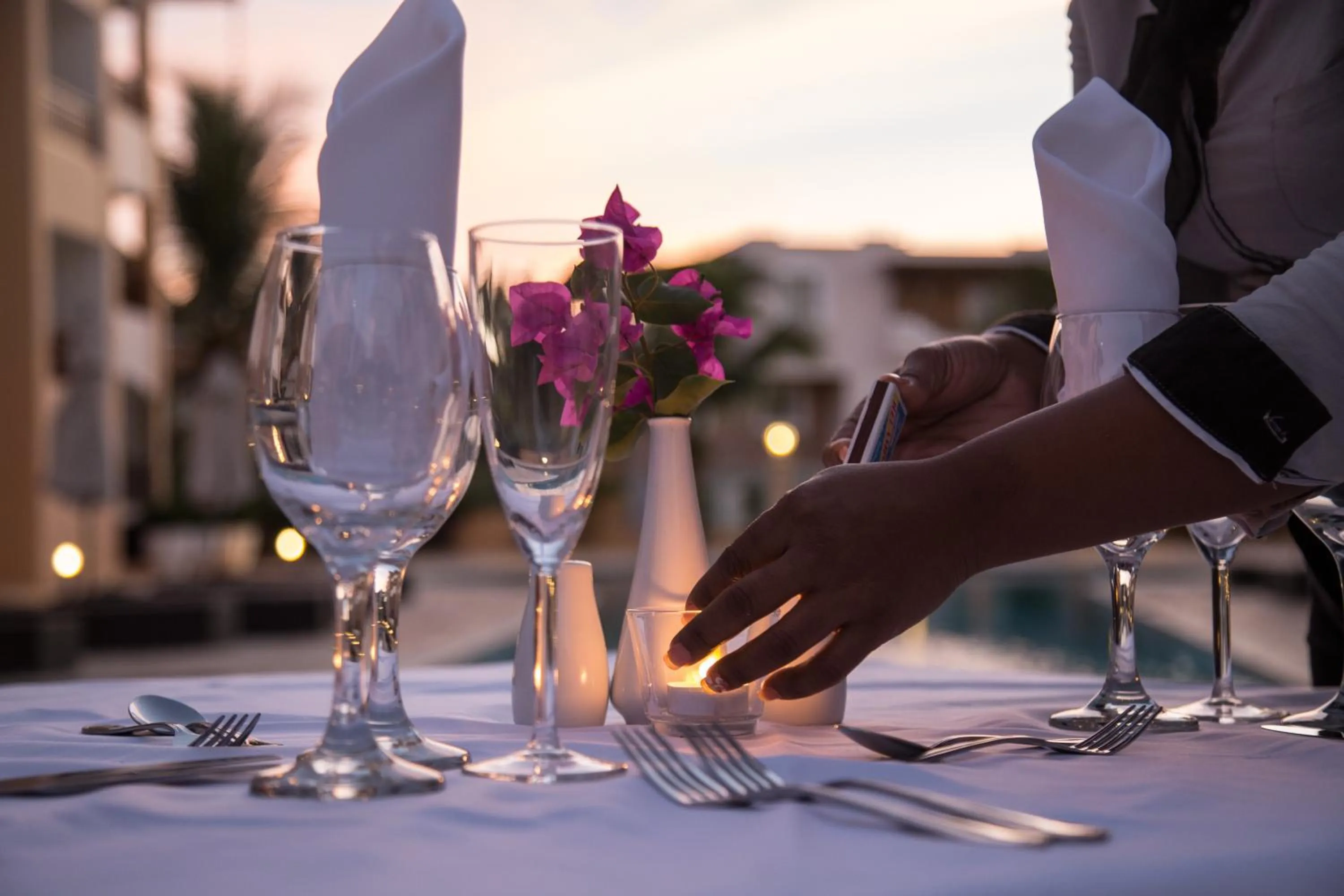 Food and drinks in Los Flamencos Aparthotel Beach Club