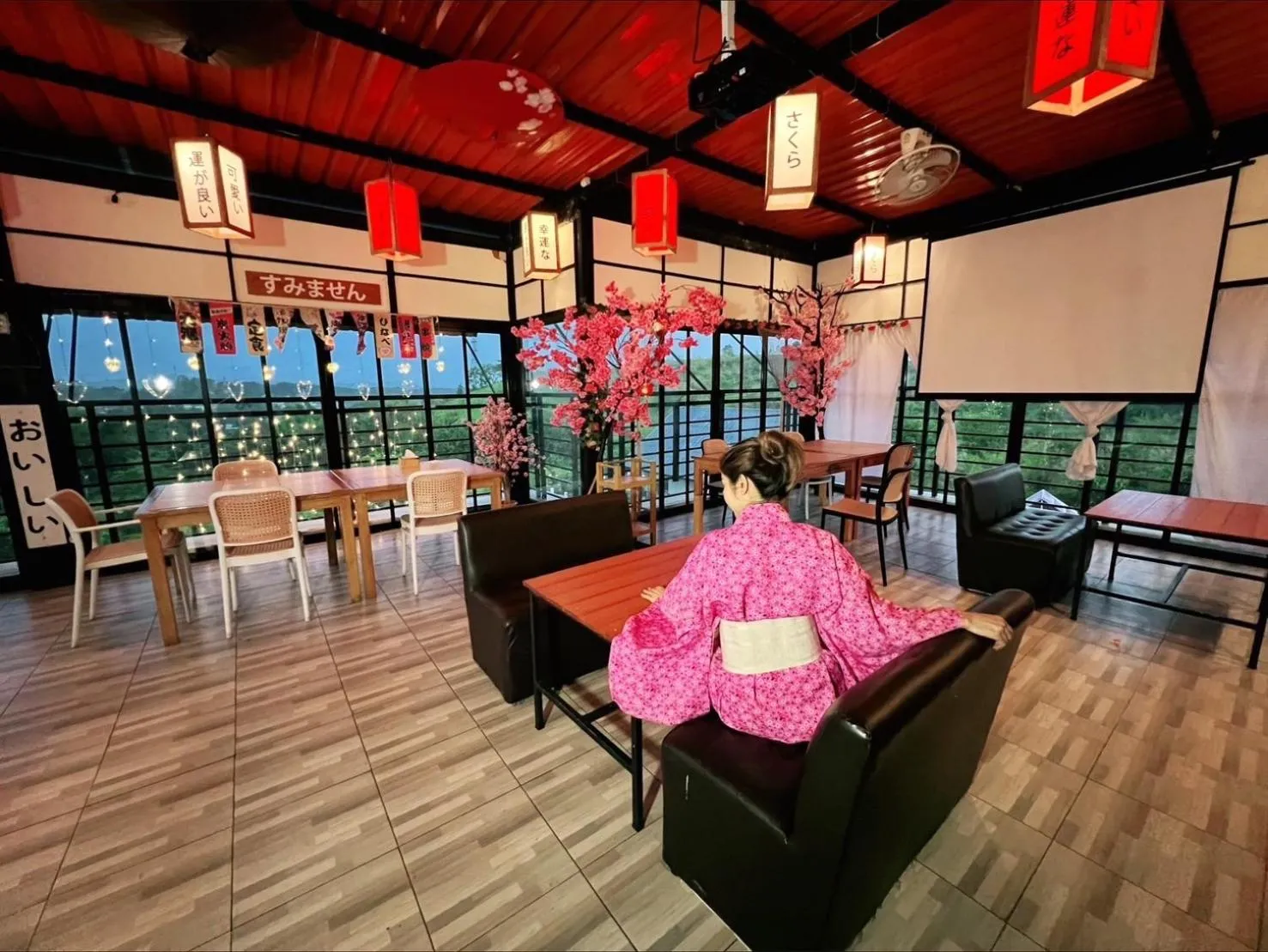 Restaurant/places to eat in Sakura Yama Resort