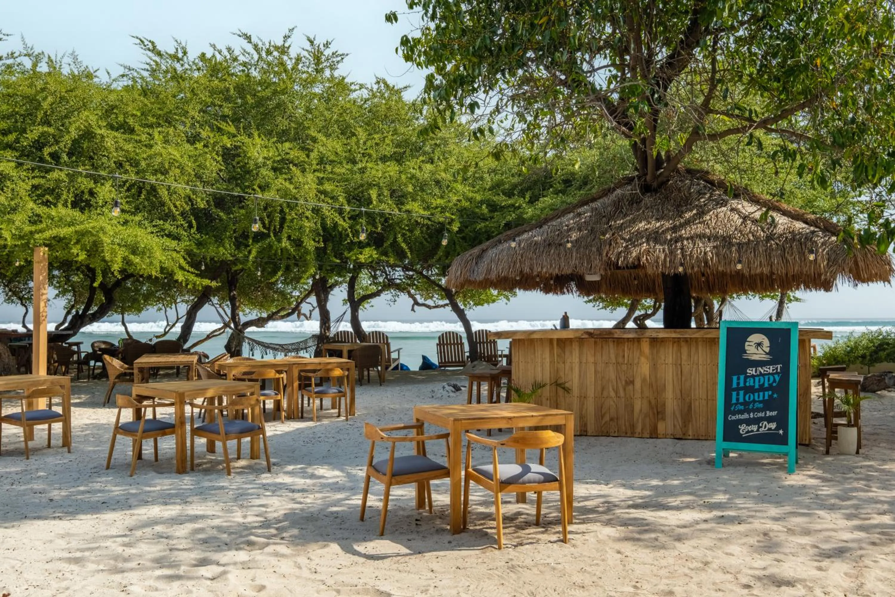 Restaurant/places to eat in Gili Teak Beach Front Resort