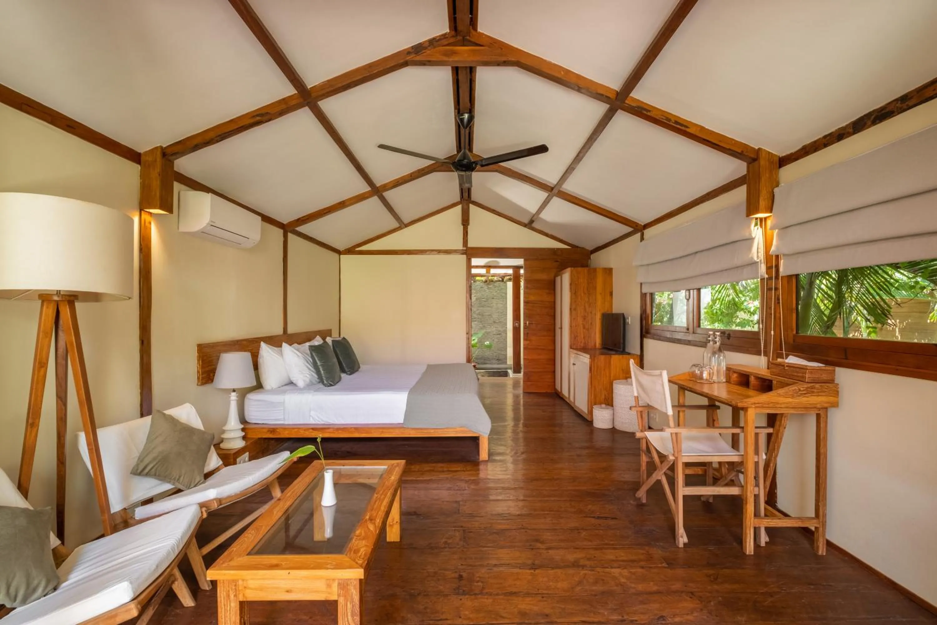 Bedroom, Bed in Gili Teak Beach Front Resort