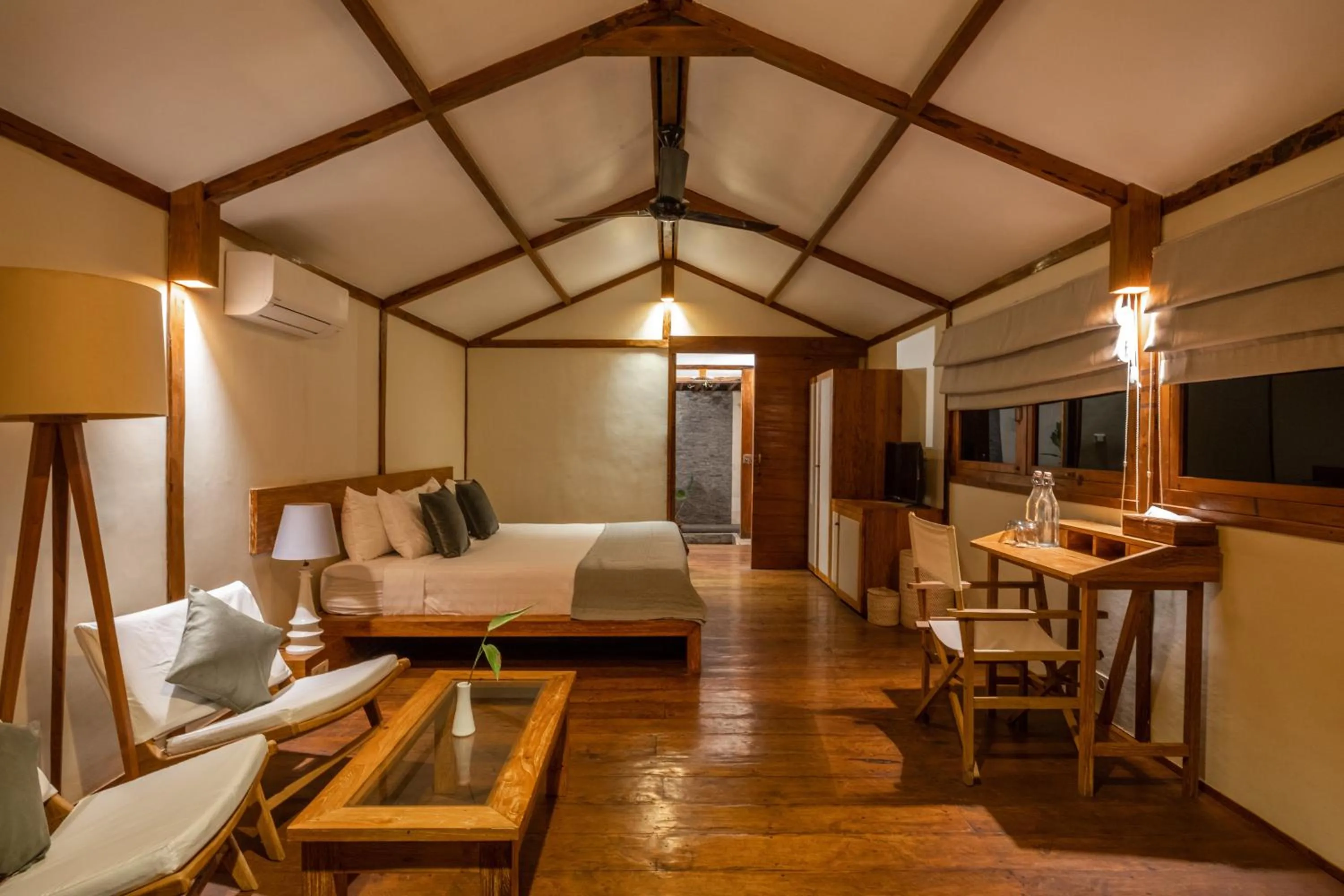 Bedroom, Bed in Gili Teak Beach Front Resort