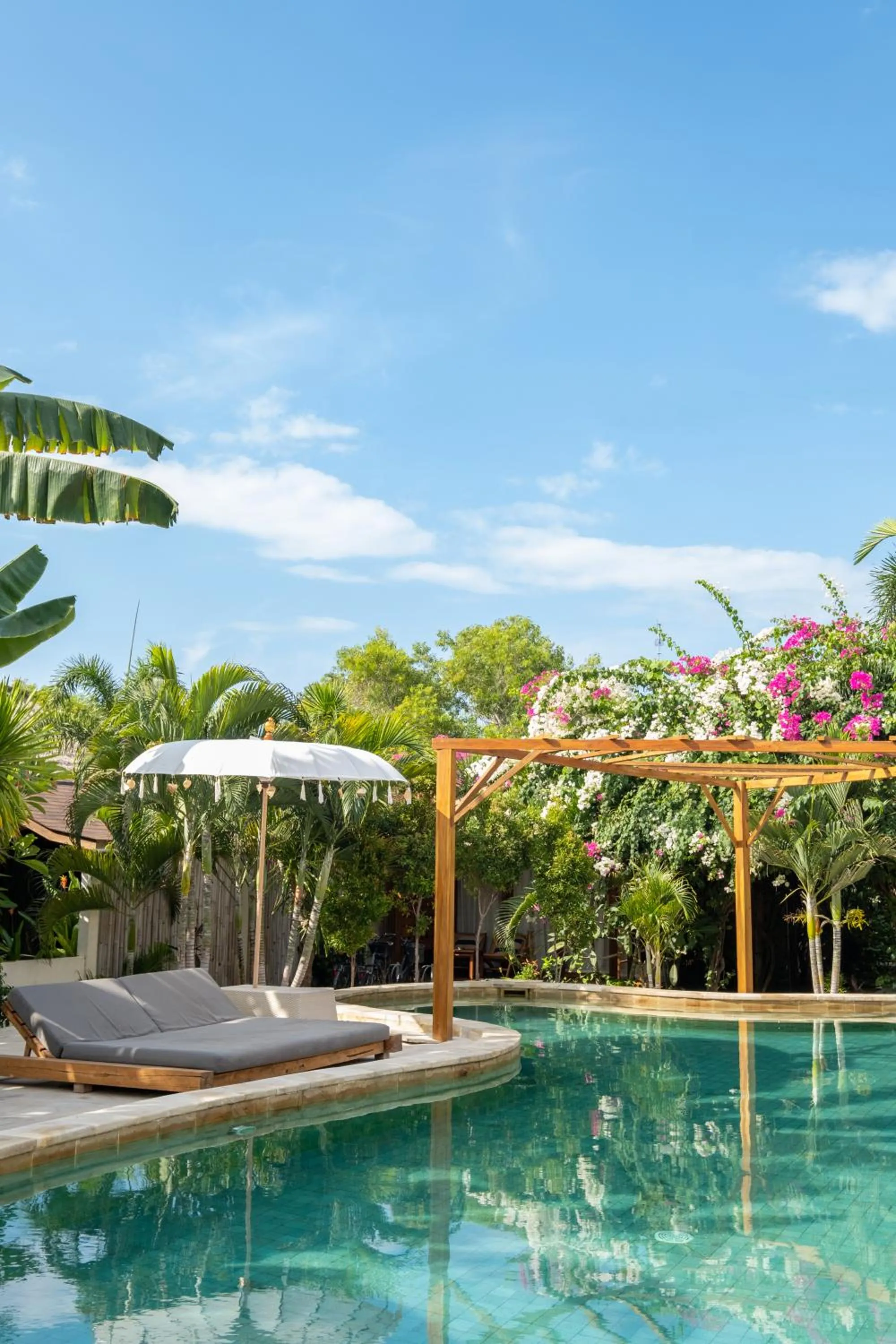 Swimming pool in Gili Teak Beach Front Resort