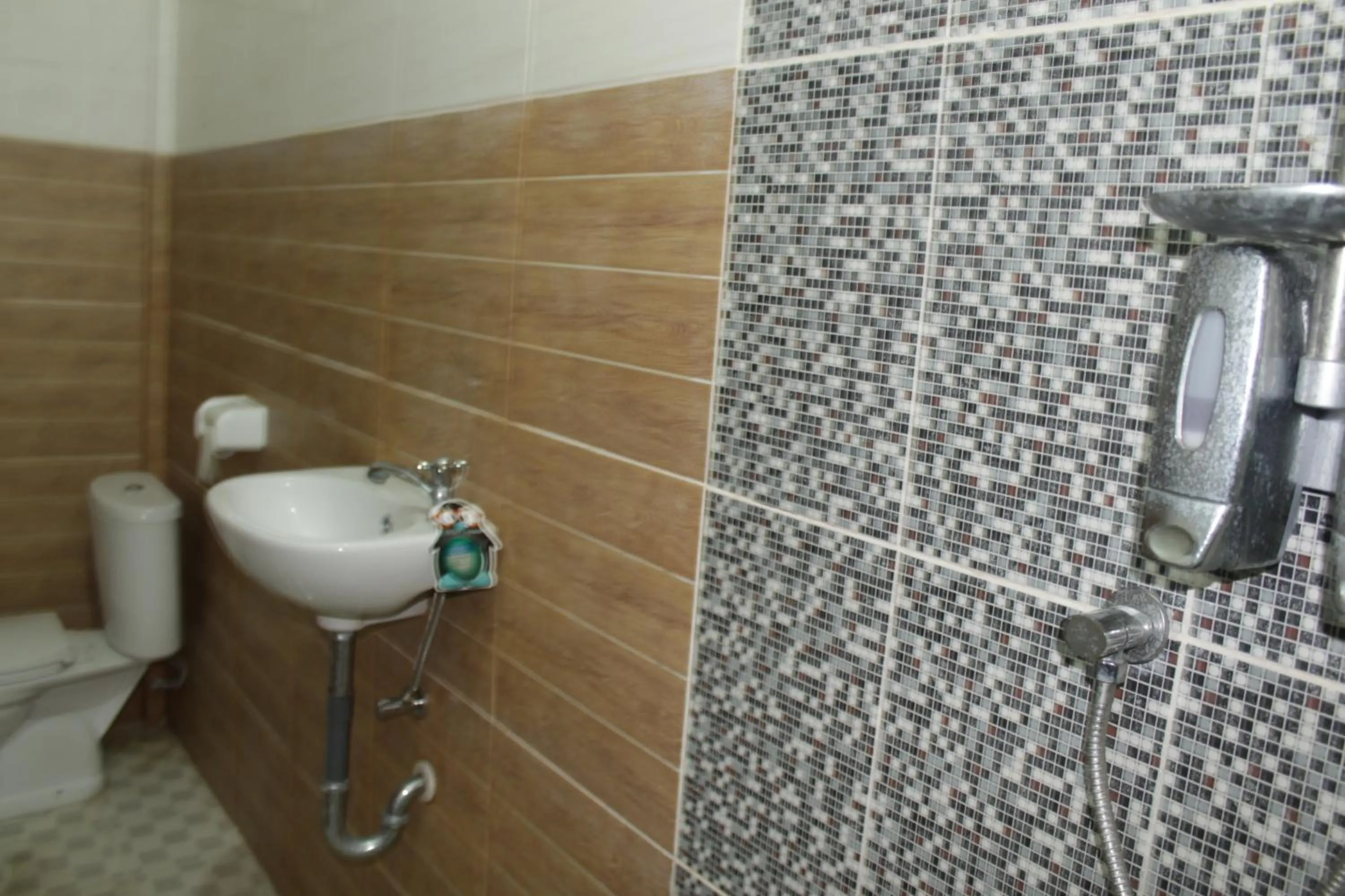 Bathroom in Chillin Kuta Homestay