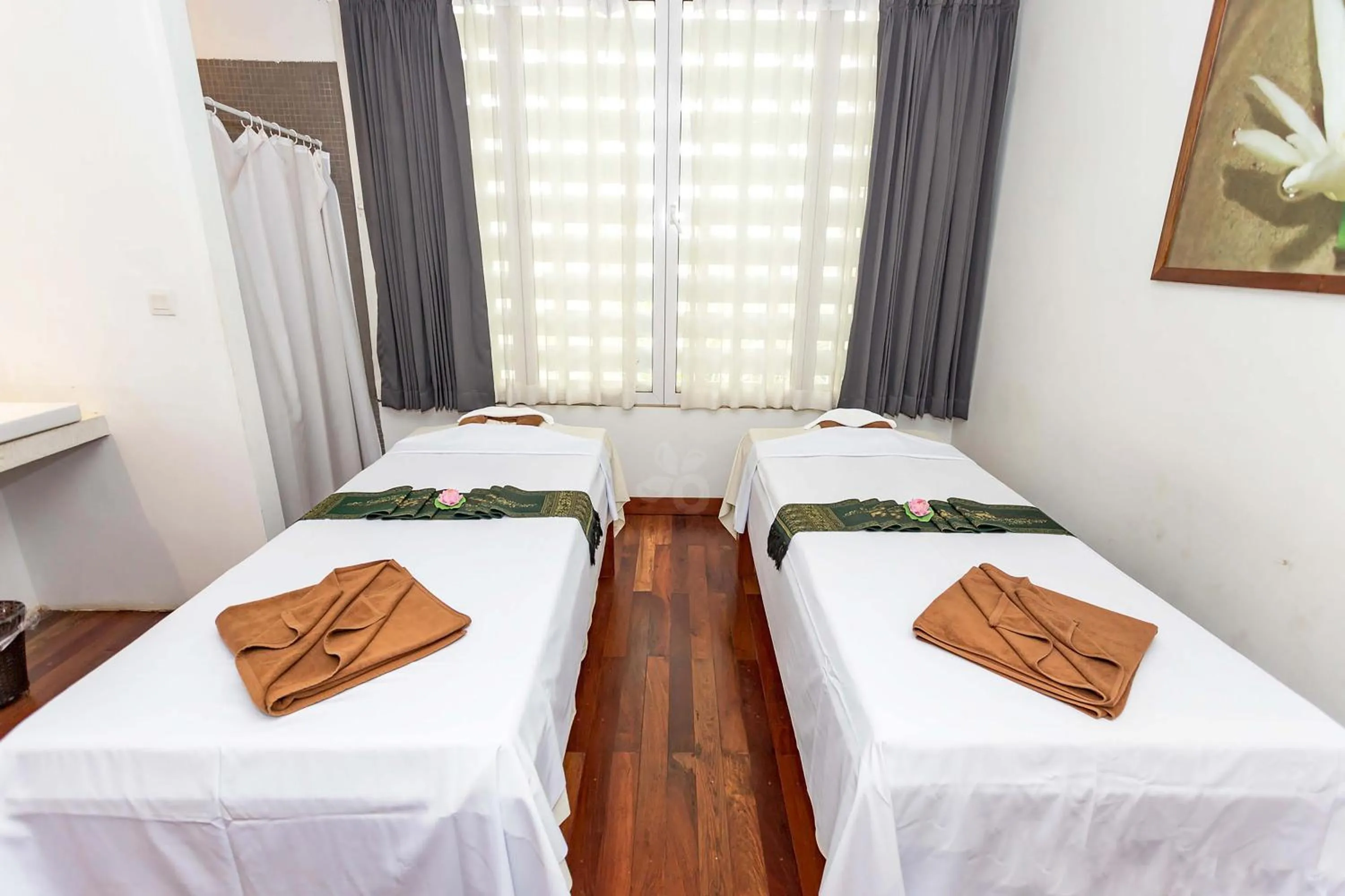 Massage, Bed in Hotel Somadevi Angkor Boutique and Resort