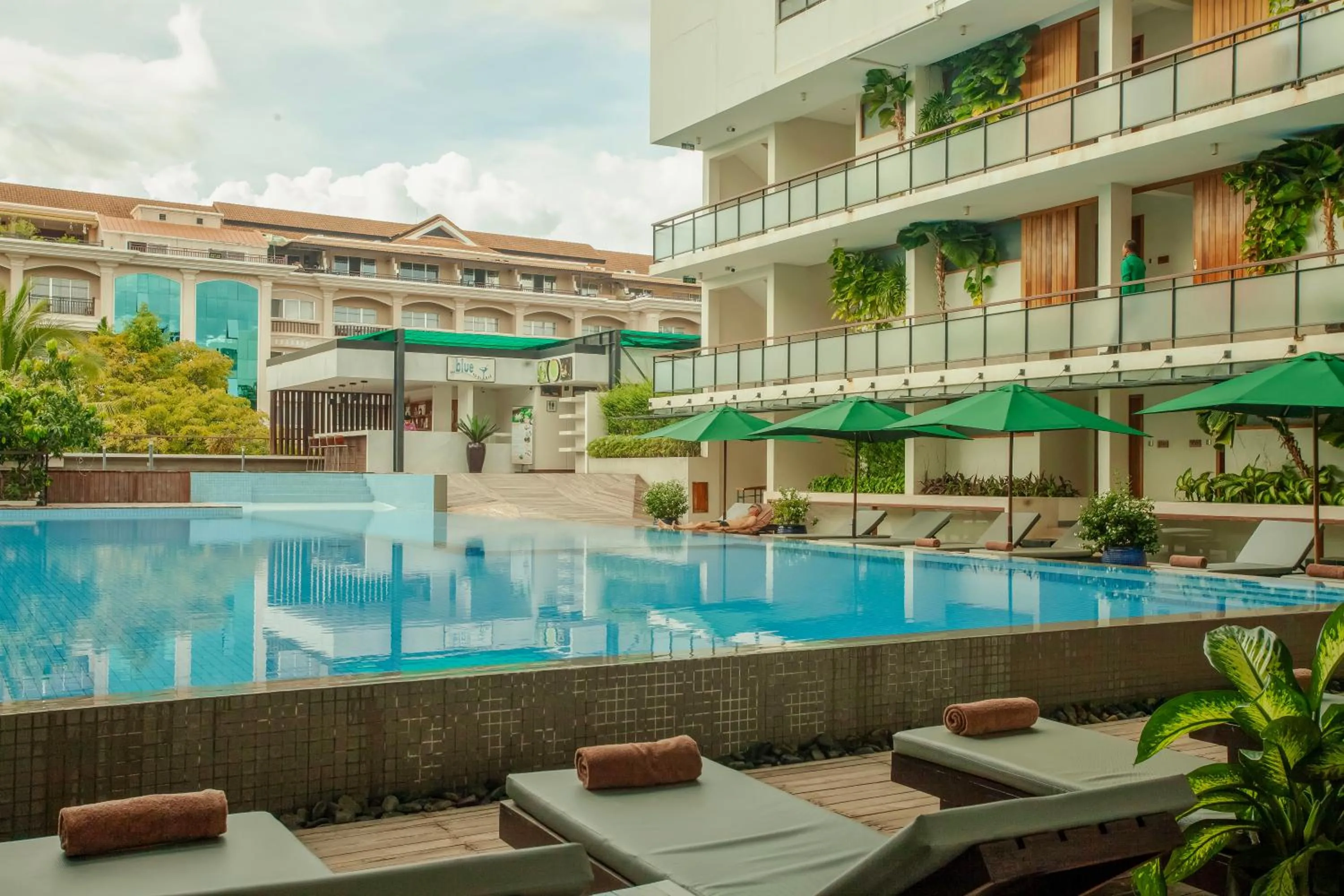 Swimming pool in Hotel Somadevi Angkor Boutique and Resort