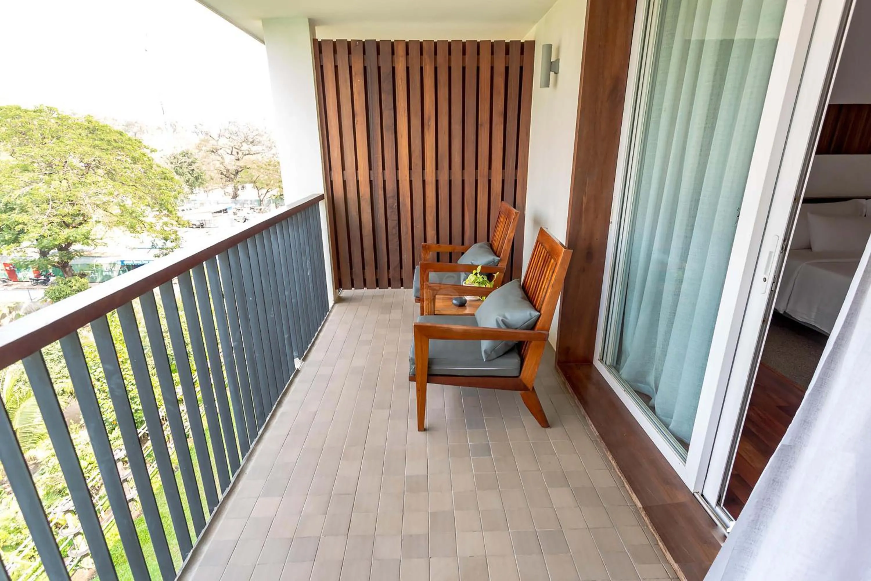Balcony/Terrace in Hotel Somadevi Angkor Boutique and Resort