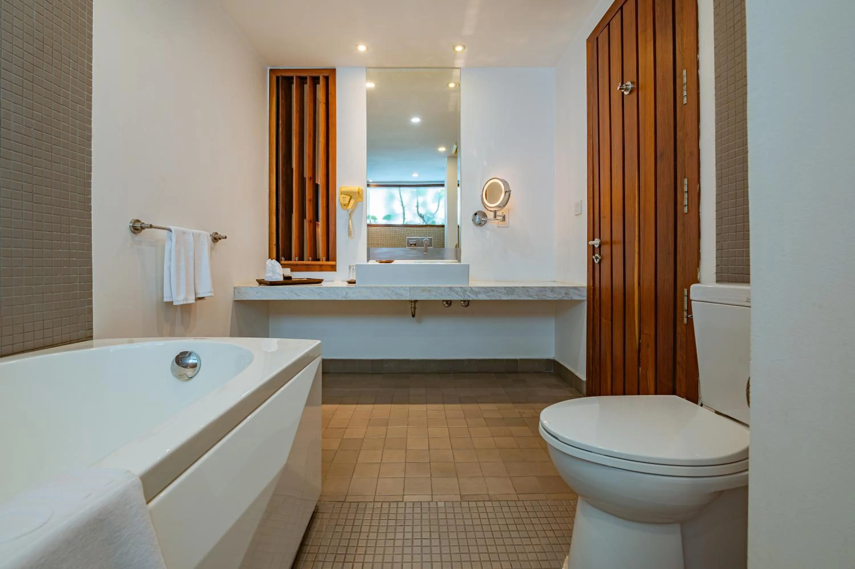 Toilet in Hotel Somadevi Angkor Boutique and Resort