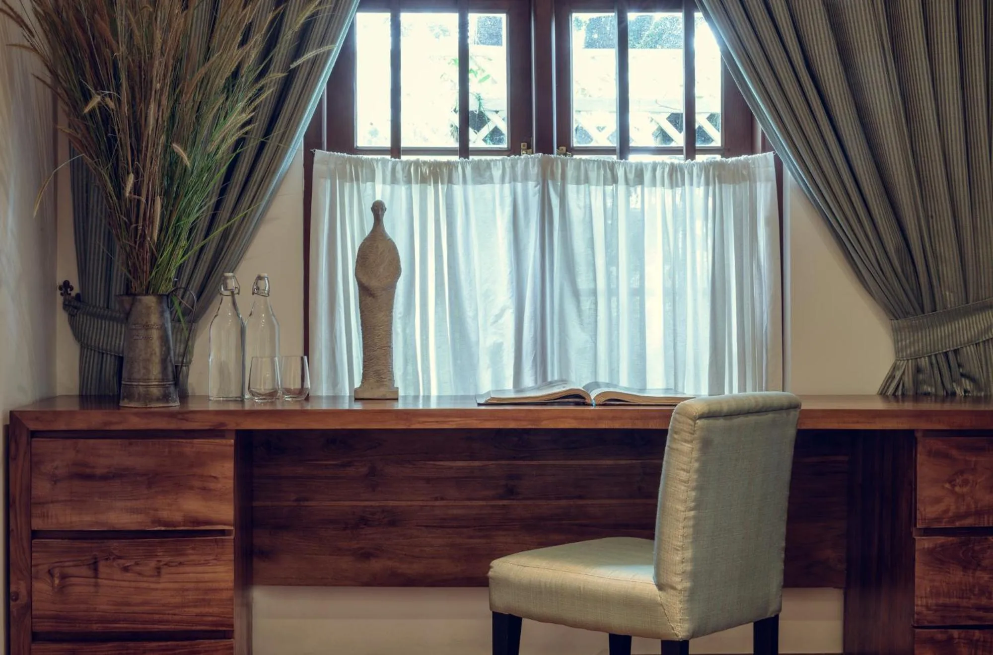 Seating area in Stafford Bungalow - Exclusive Luxury Within A Private Tea Estate