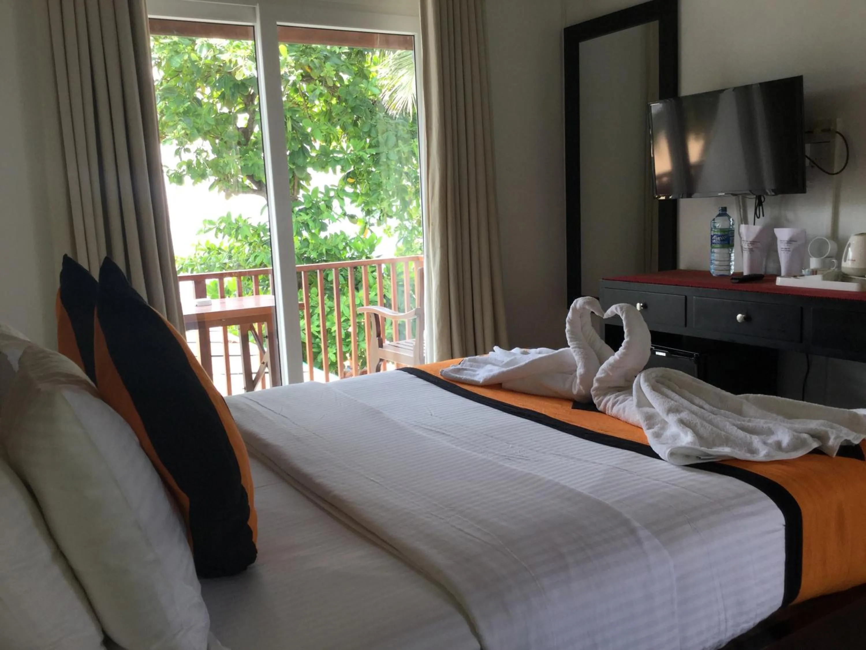 Bedroom, Bed in Joe's Resort Unawatuna