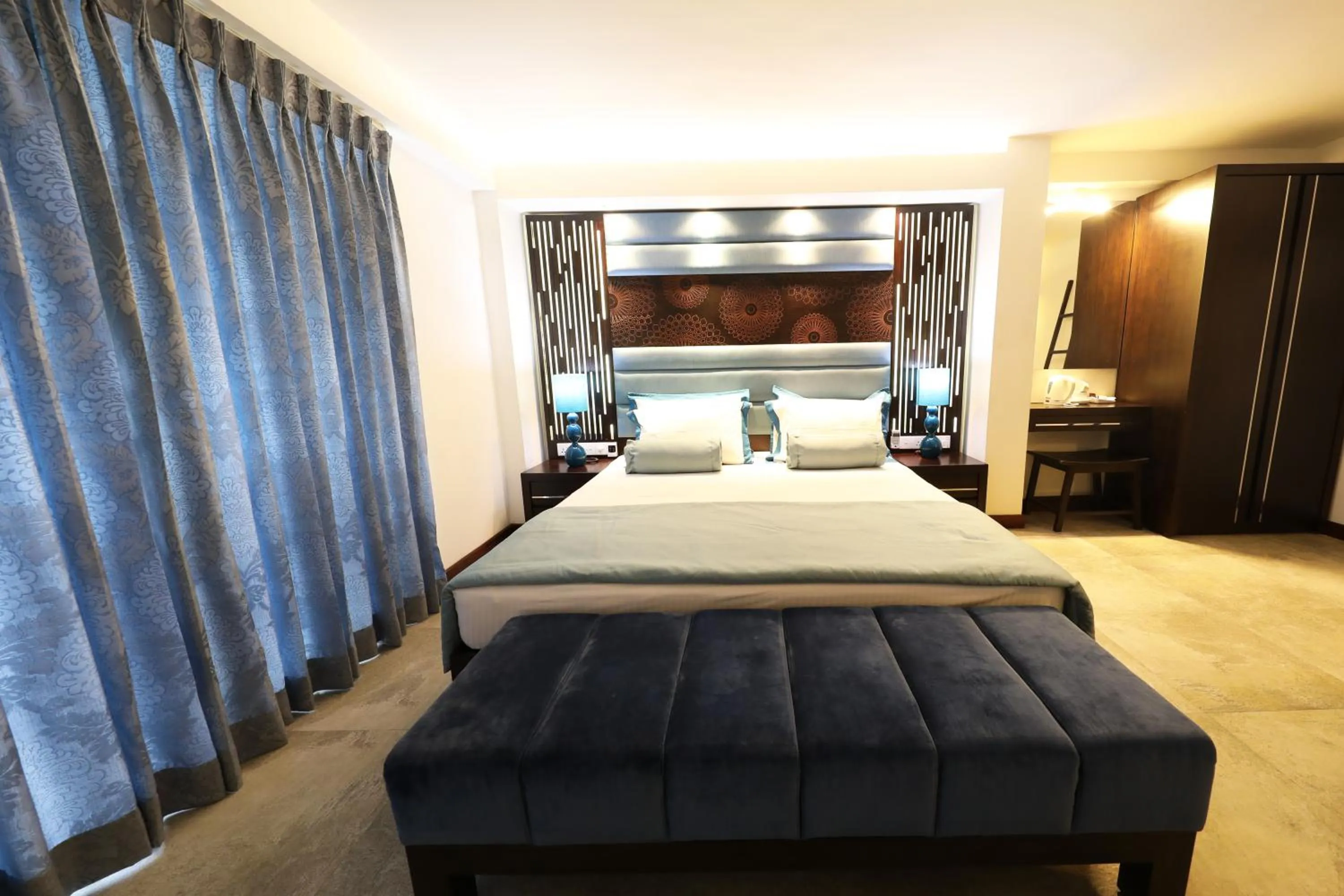 Bed in Joe's Resort Unawatuna