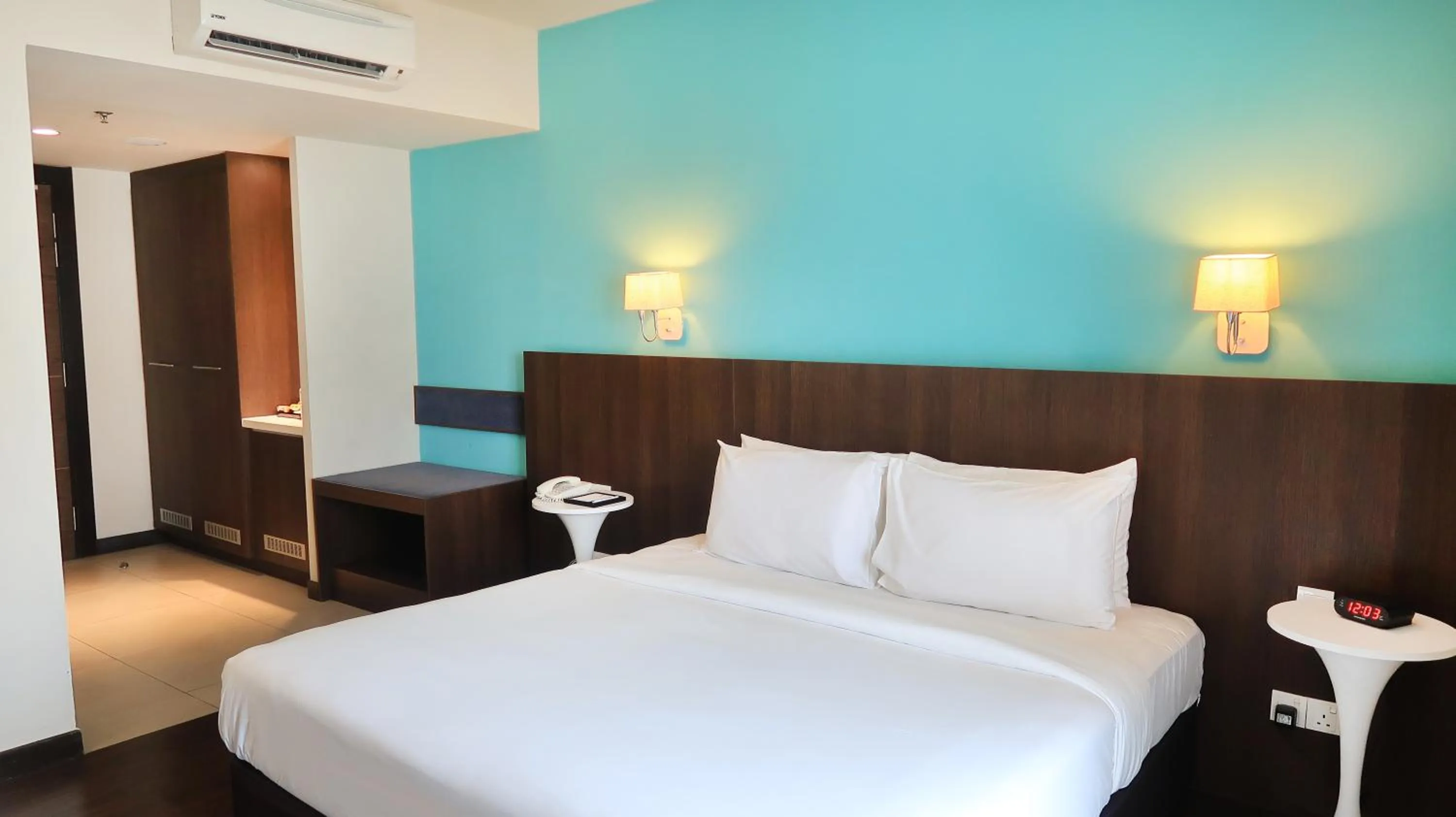 Bed in Wyndham Garden i-City Shah Alam