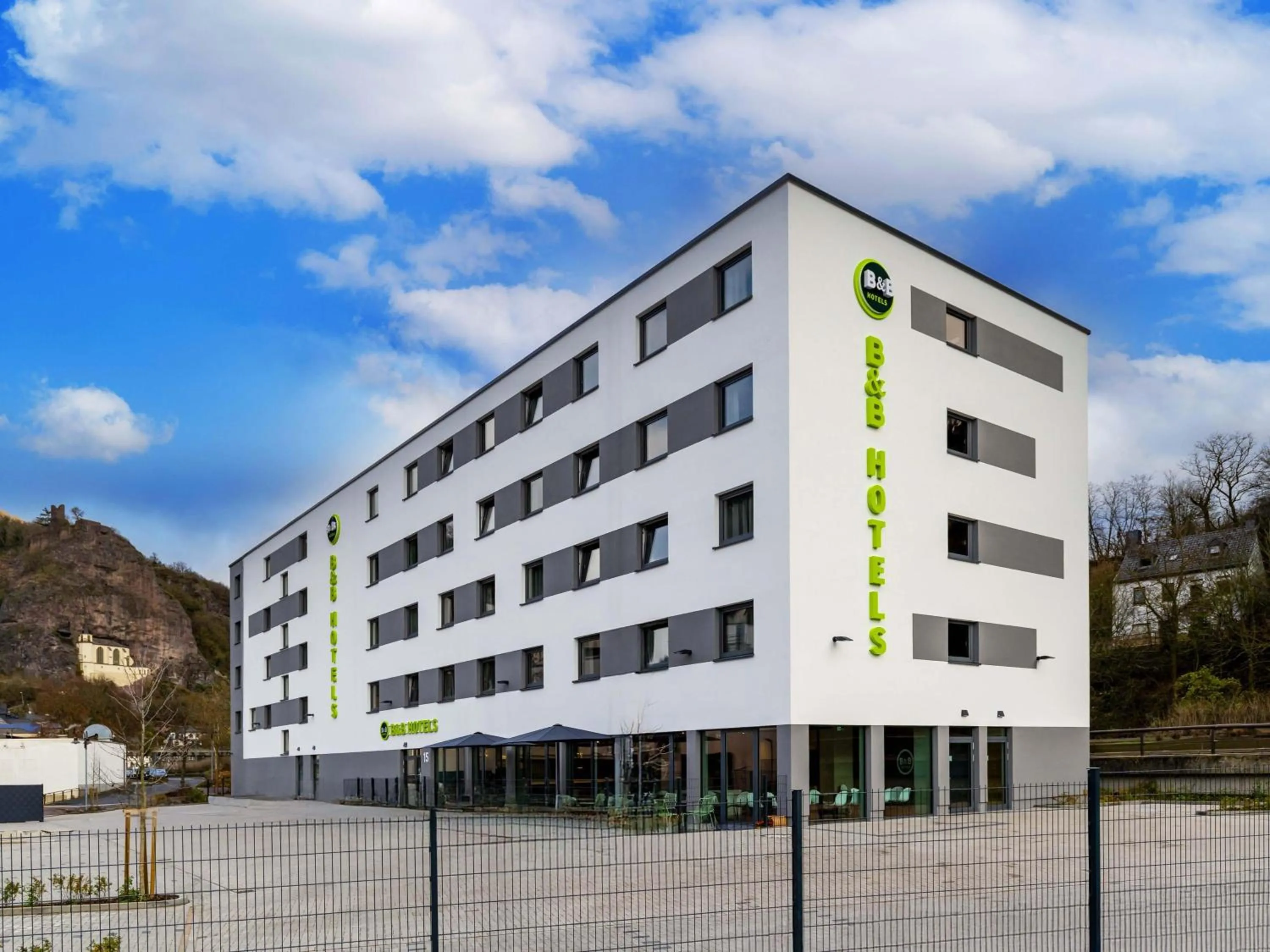 Property building in B&B HOTEL Idar-Oberstein
